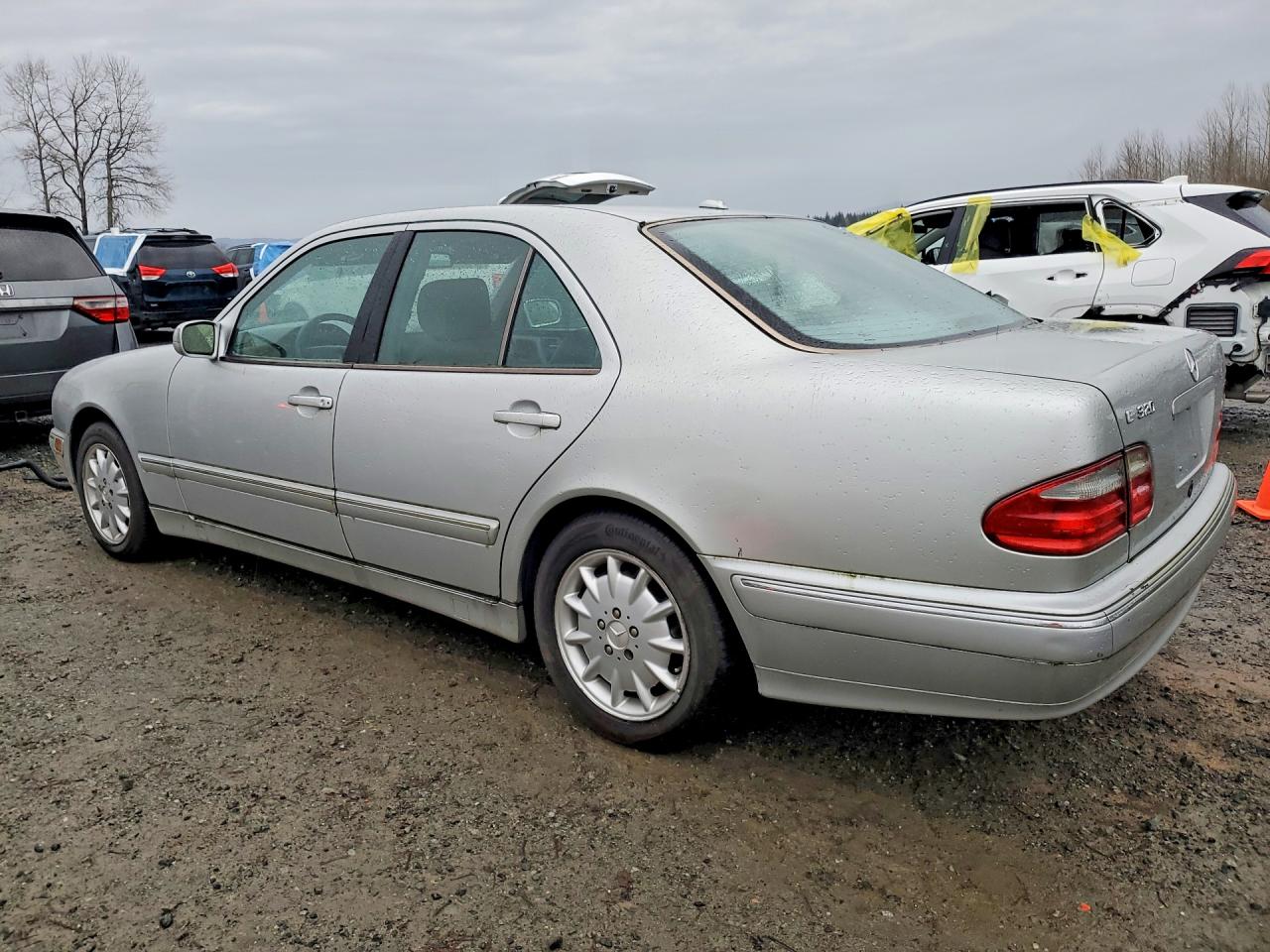 2000 Mercedes-benz E 320 Серебряный vin: WDBJF65J3YB030230