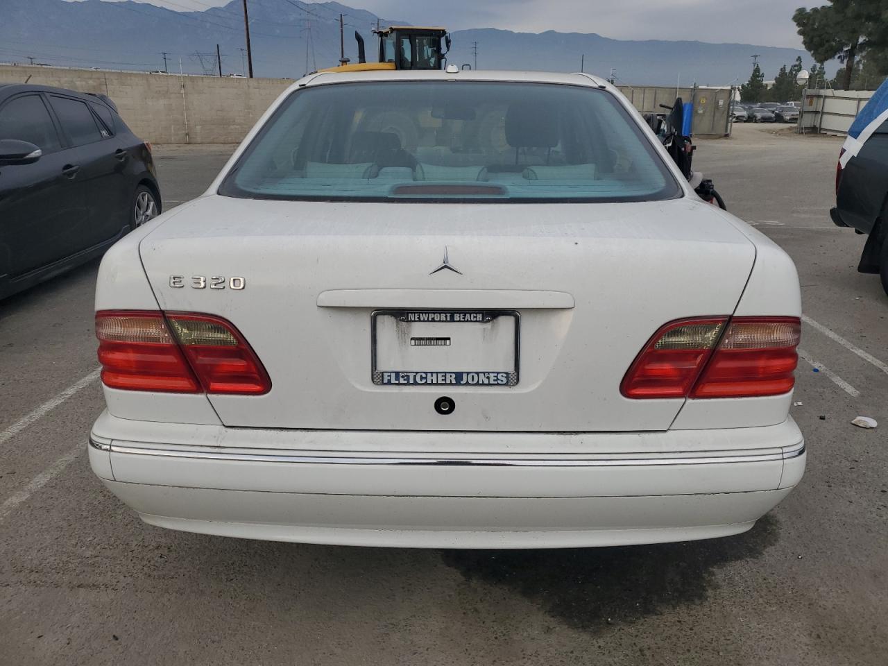 2000 Mercedes-benz E 320 Белый vin: WDBJF65J3YB055760