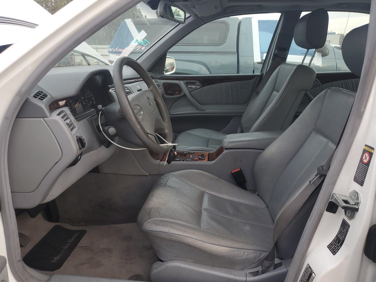 2000 Mercedes-benz E 320 Белый vin: WDBJF65J3YB055760