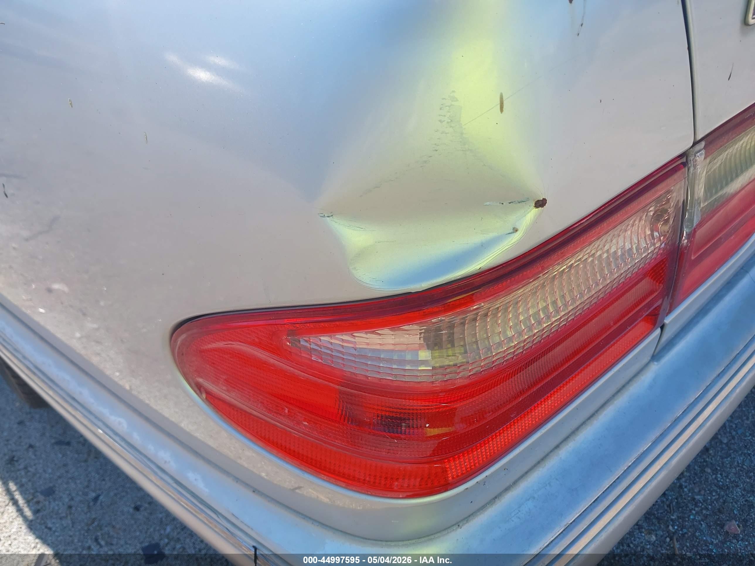 2000 Mercedes-benz E 320   Серебряный vin: WDBJF65J3YB107016