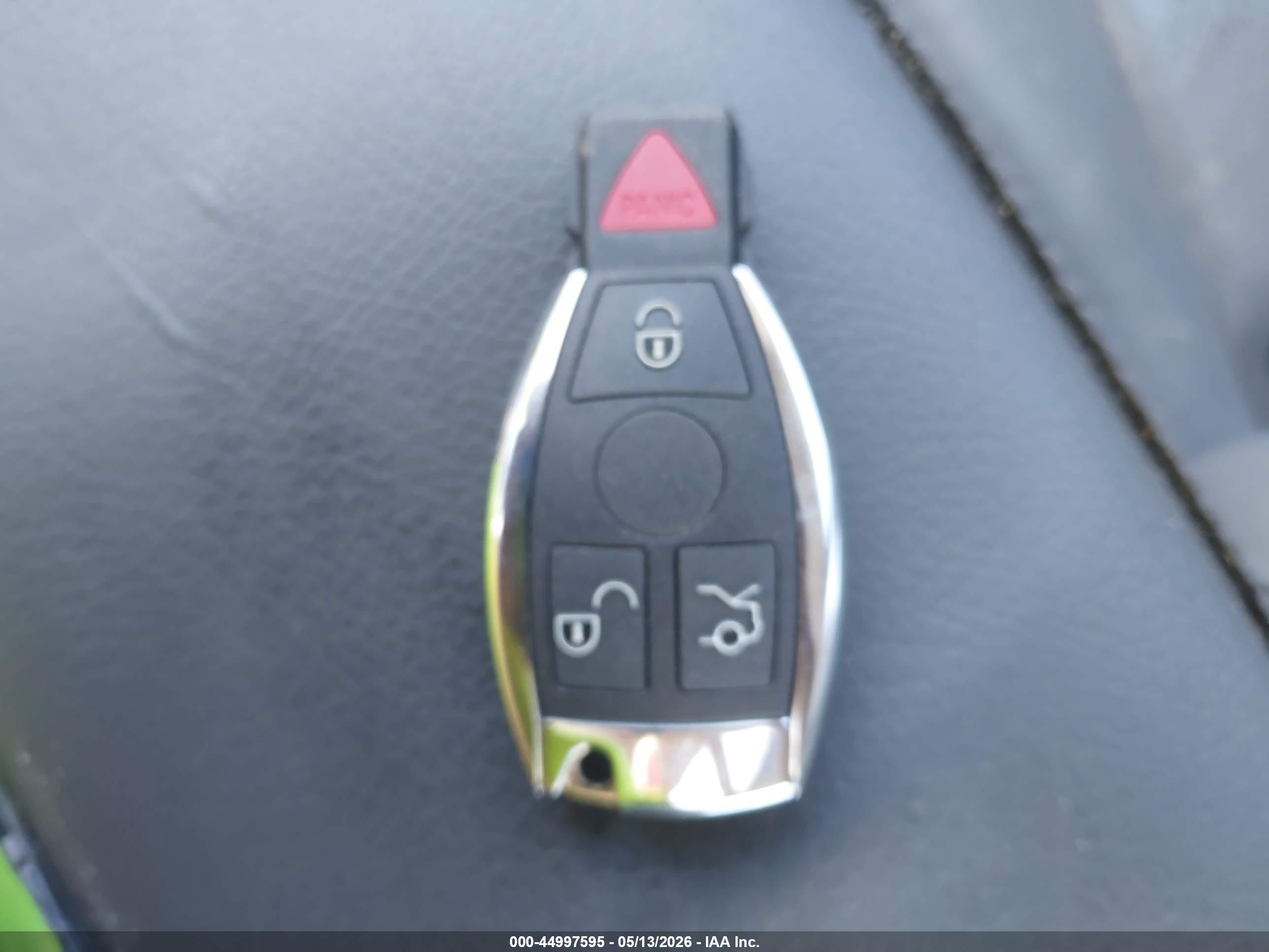 2000 Mercedes-benz E 320   Серебряный vin: WDBJF65J3YB107016