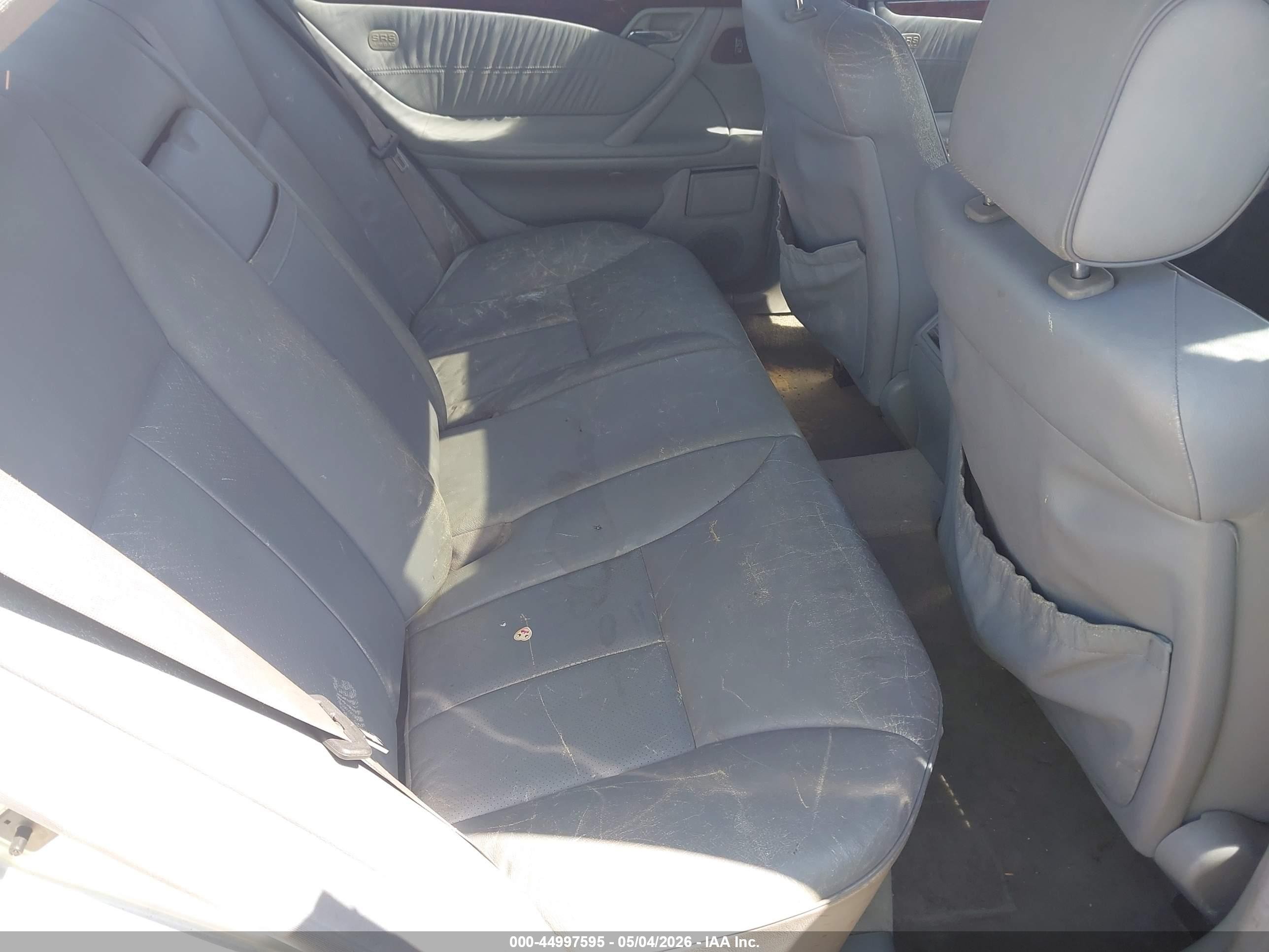 2000 Mercedes-benz E 320   Серебряный vin: WDBJF65J3YB107016