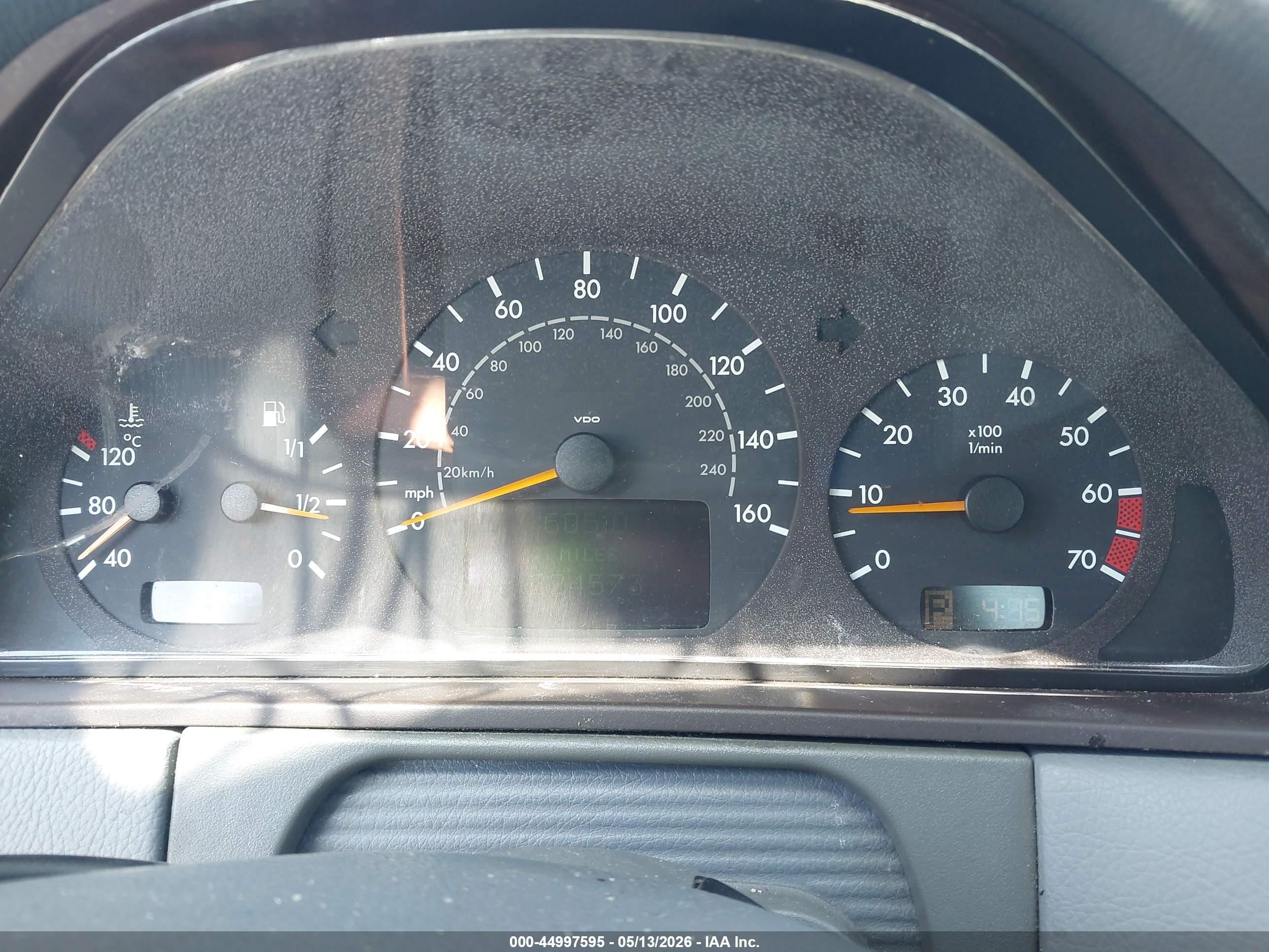 2000 Mercedes-benz E 320   Серебряный vin: WDBJF65J3YB107016