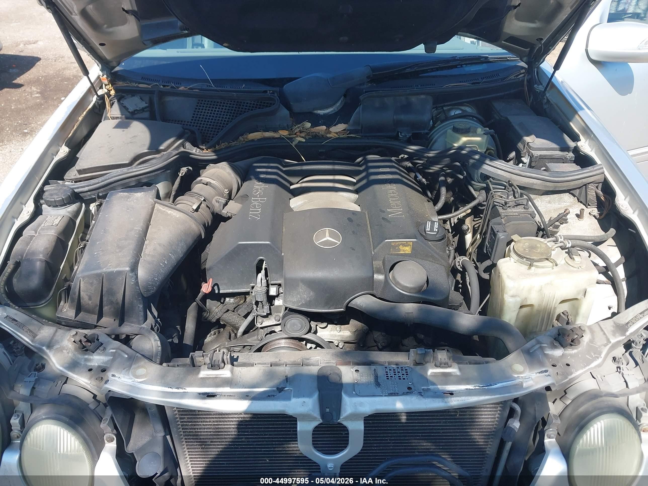 2000 Mercedes-benz E 320   Серебряный vin: WDBJF65J3YB107016