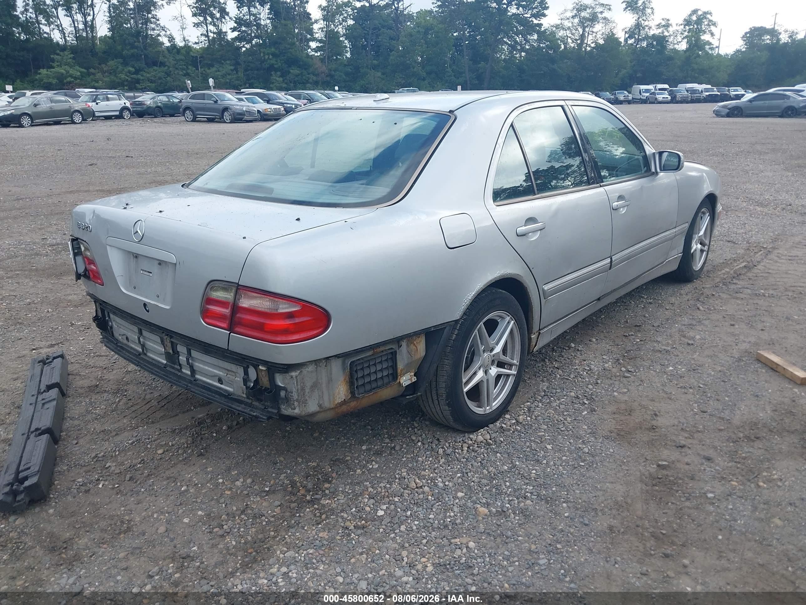 2000 Mercedes-benz E 320   Silver vin: WDBJF65J3YB119053