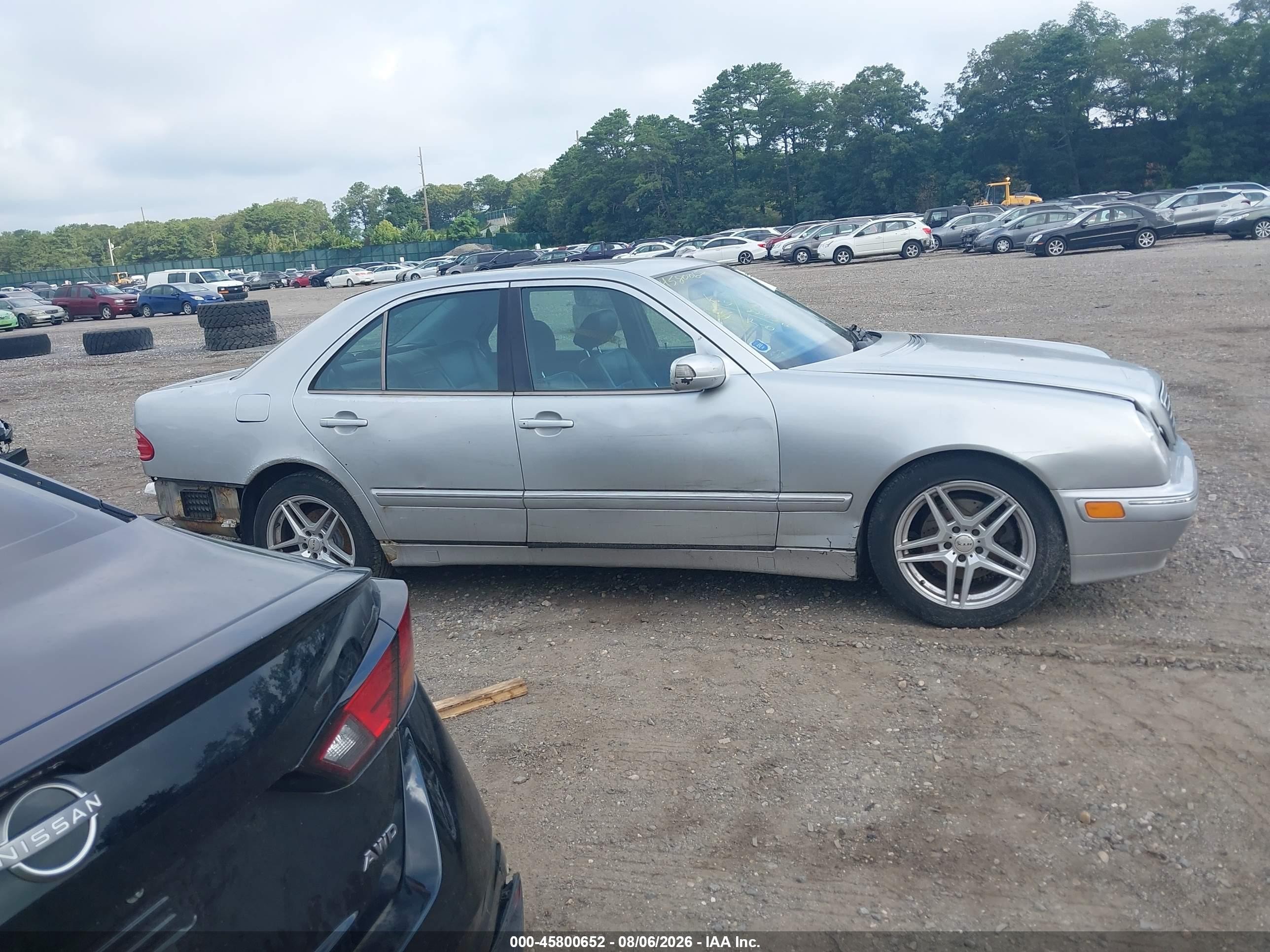 2000 Mercedes-benz E 320   Silver vin: WDBJF65J3YB119053