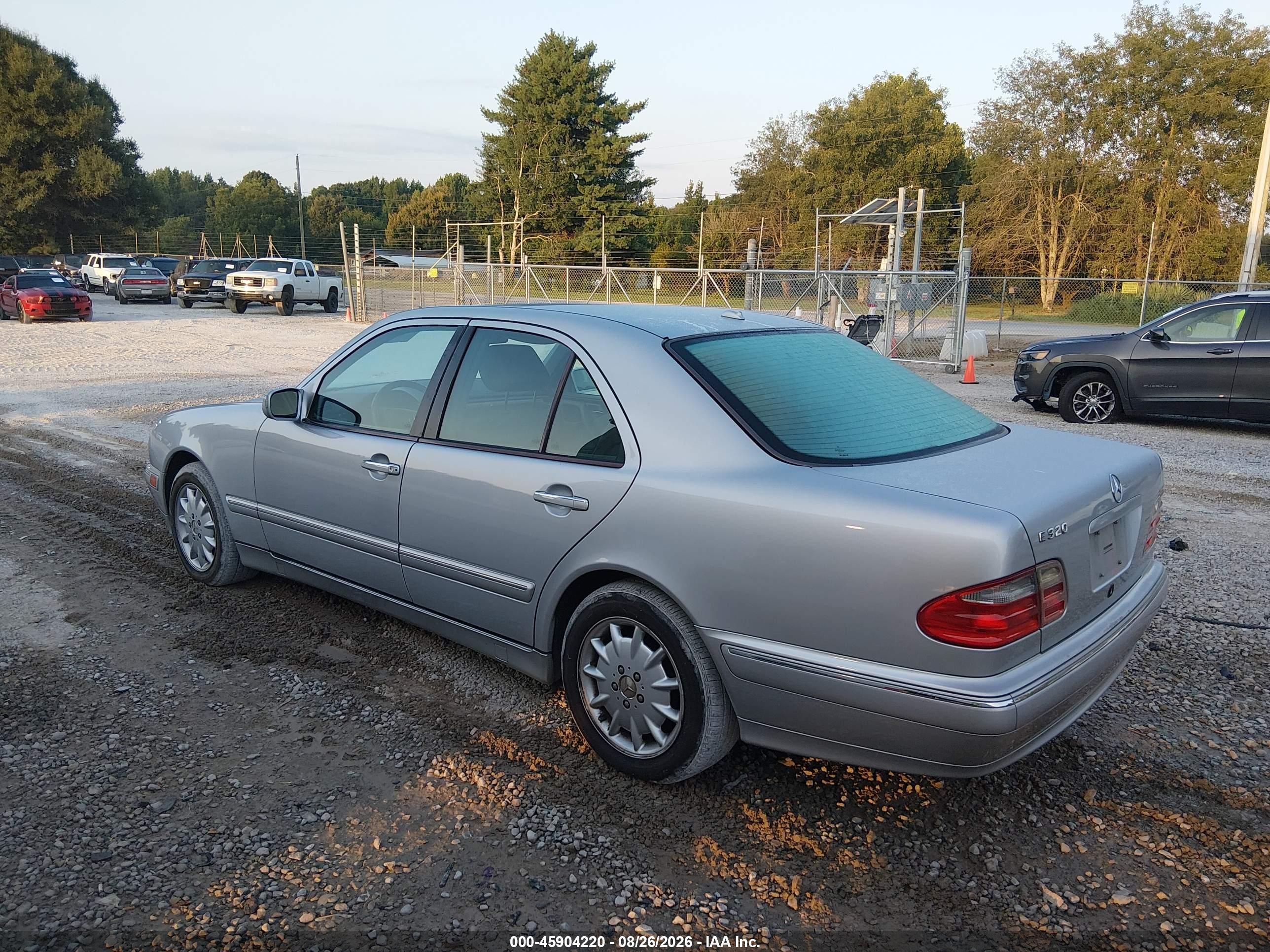 2001 Mercedes-benz E 320   Silver vin: WDBJF65J41B230992