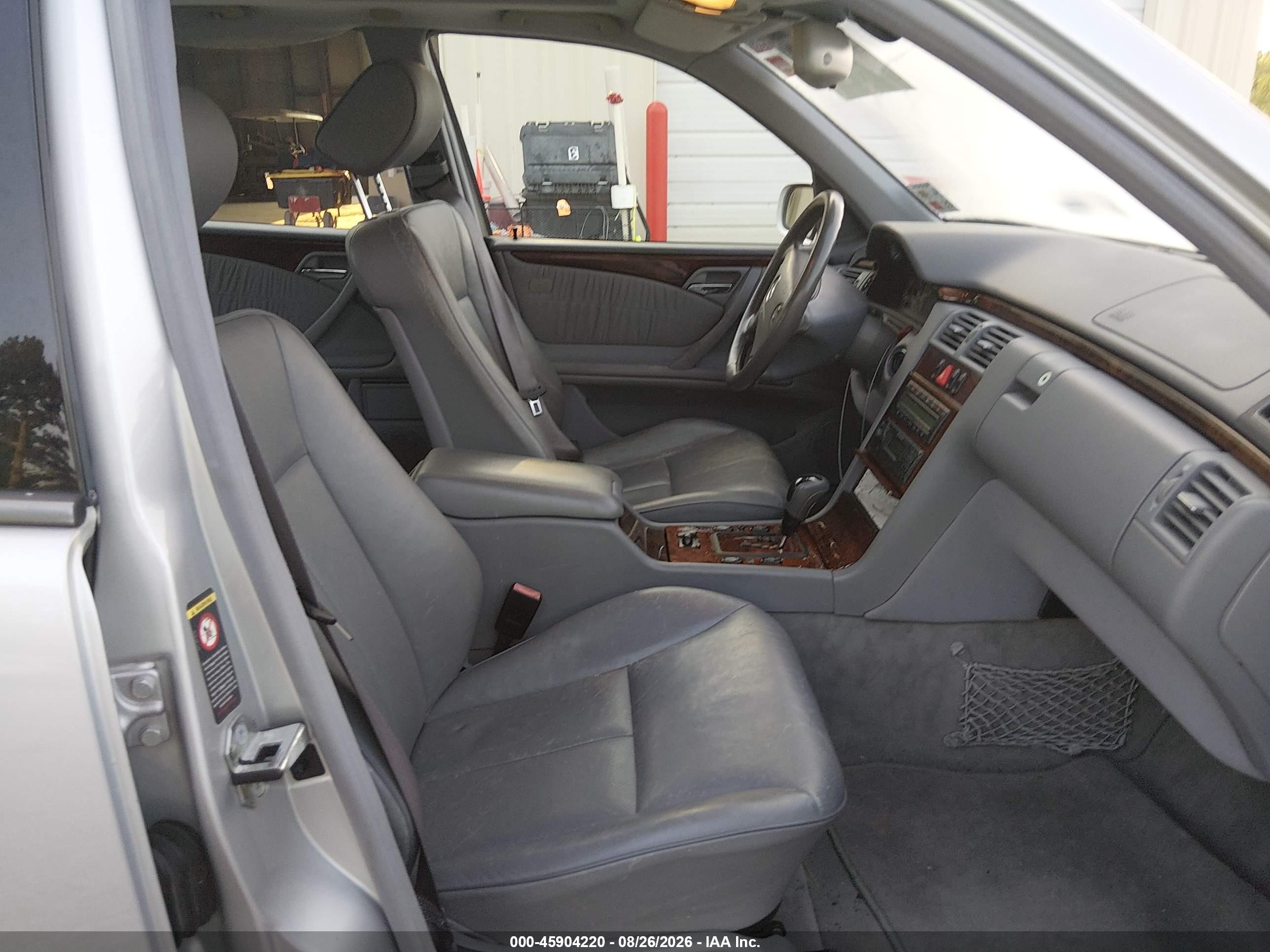2001 Mercedes-benz E 320   Silver vin: WDBJF65J41B230992