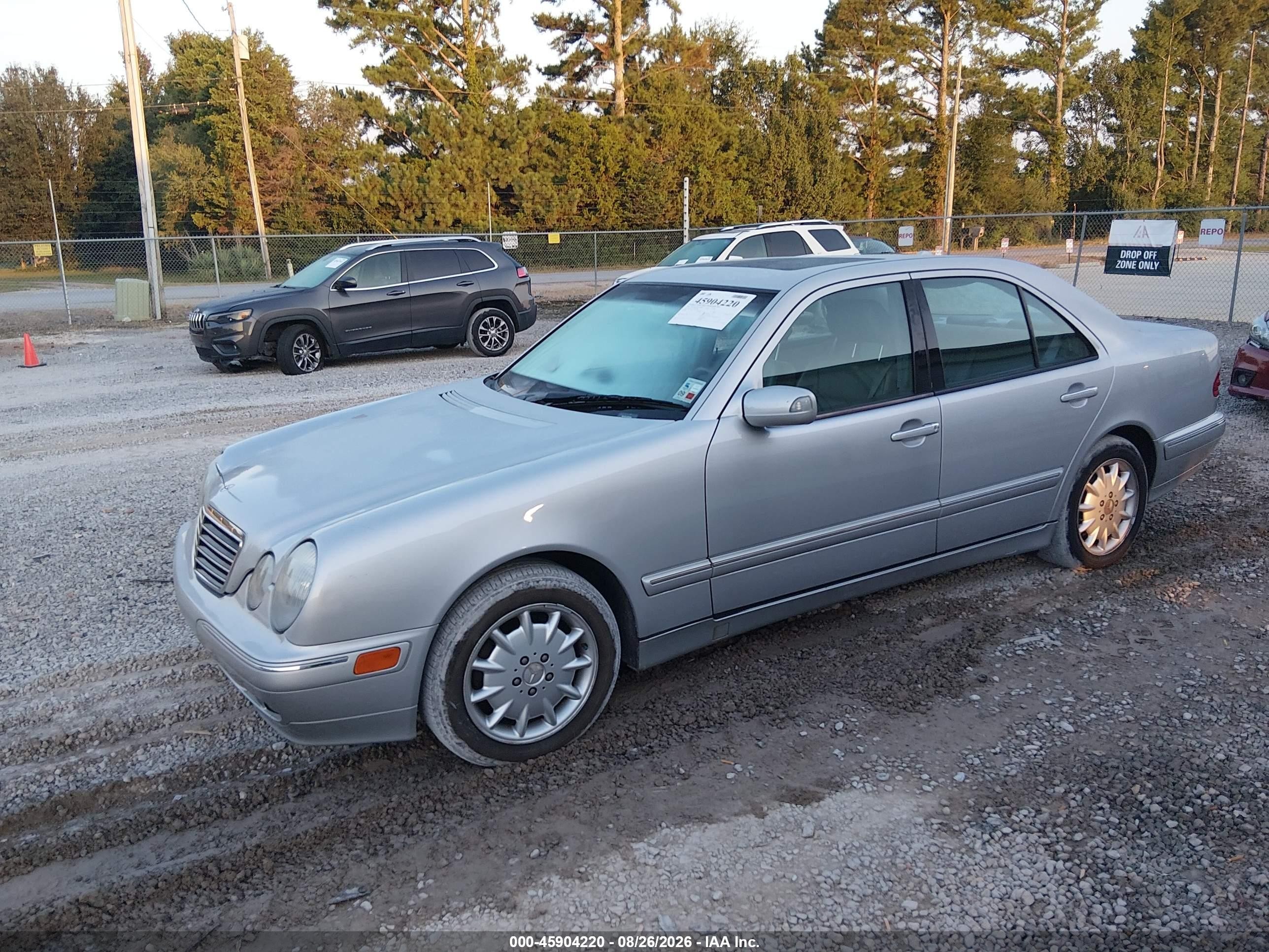 2001 Mercedes-benz E 320   Silver vin: WDBJF65J41B230992
