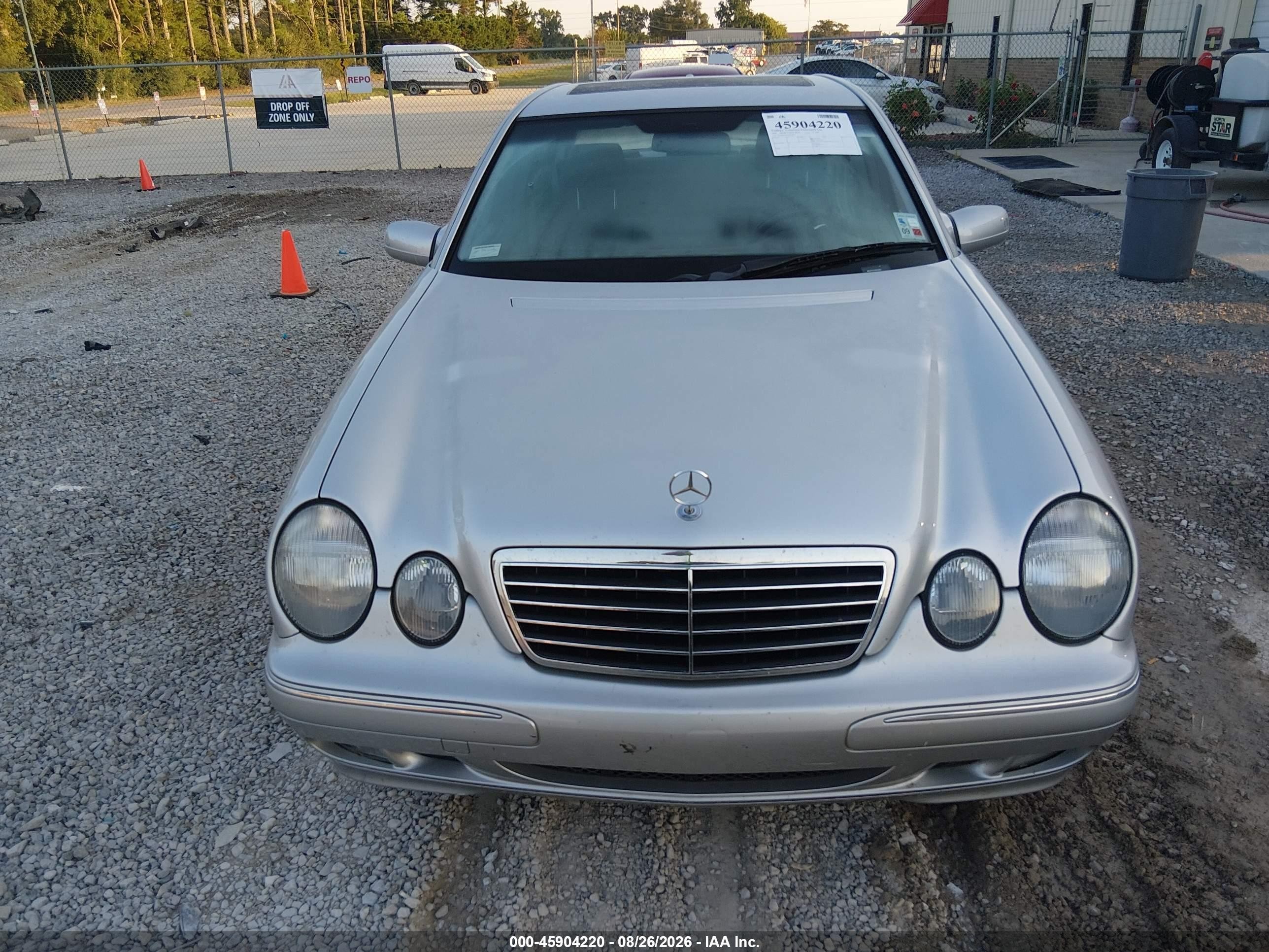 2001 Mercedes-benz E 320   Silver vin: WDBJF65J41B230992