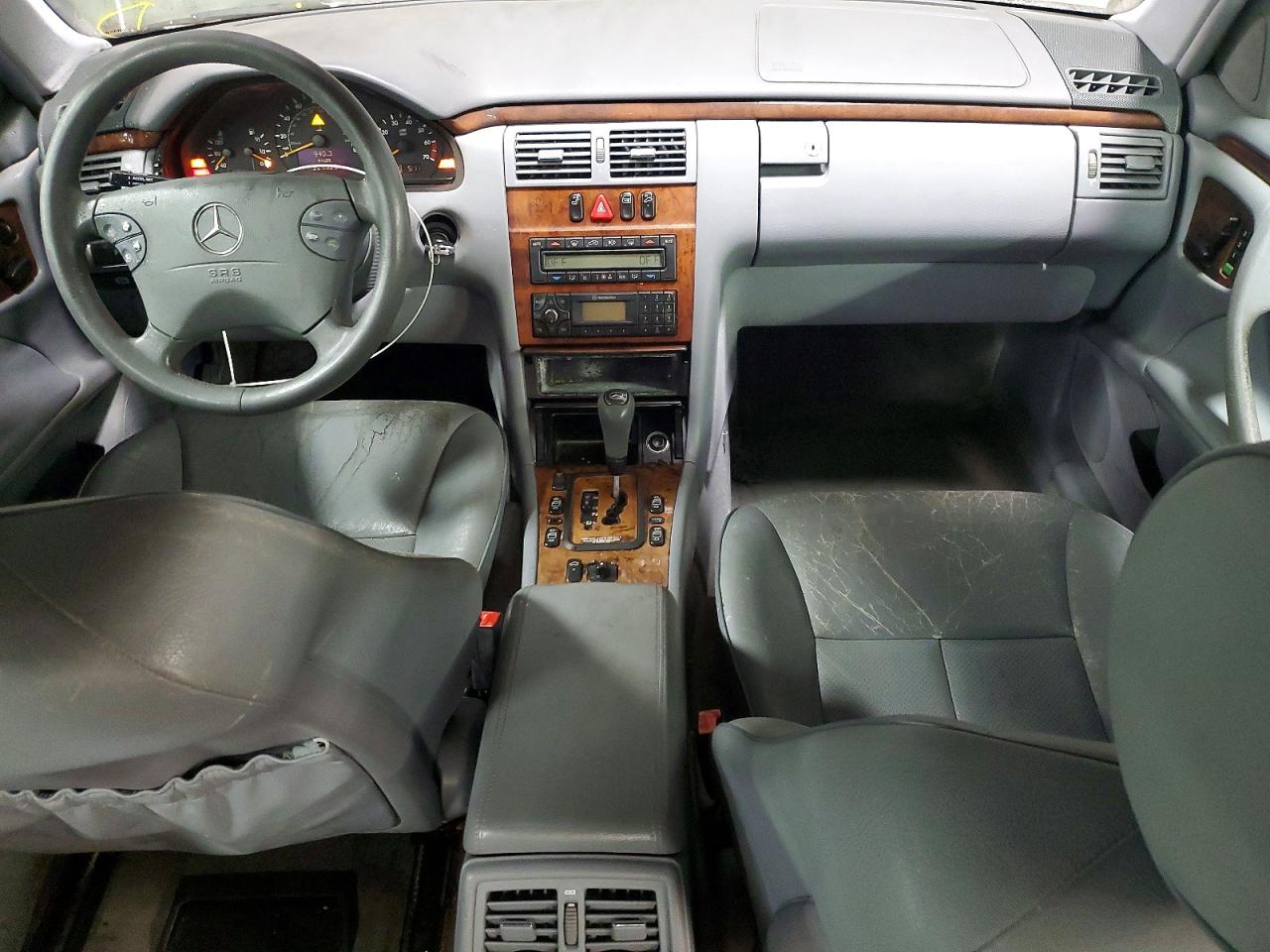 2000 Mercedes-benz E 320 Silver vin: WDBJF65J4YB026106