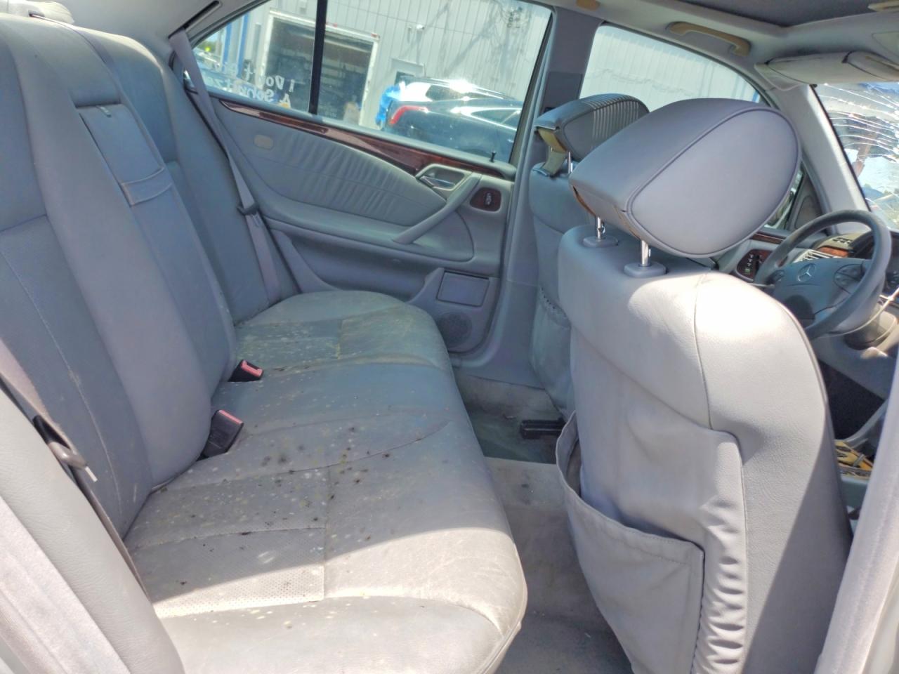2000 Mercedes-benz E 320 Silver vin: WDBJF65J4YB083793