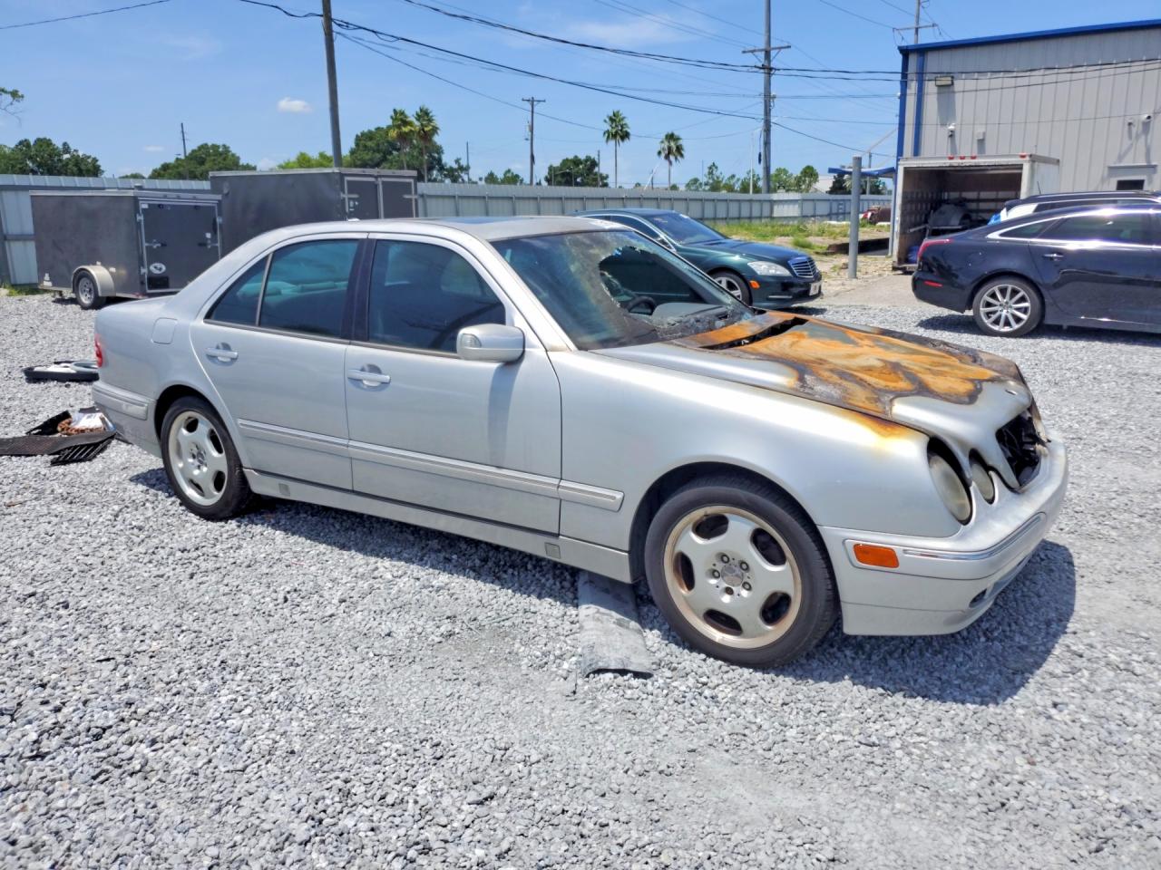 2000 Mercedes-benz E 320 Silver vin: WDBJF65J4YB083793