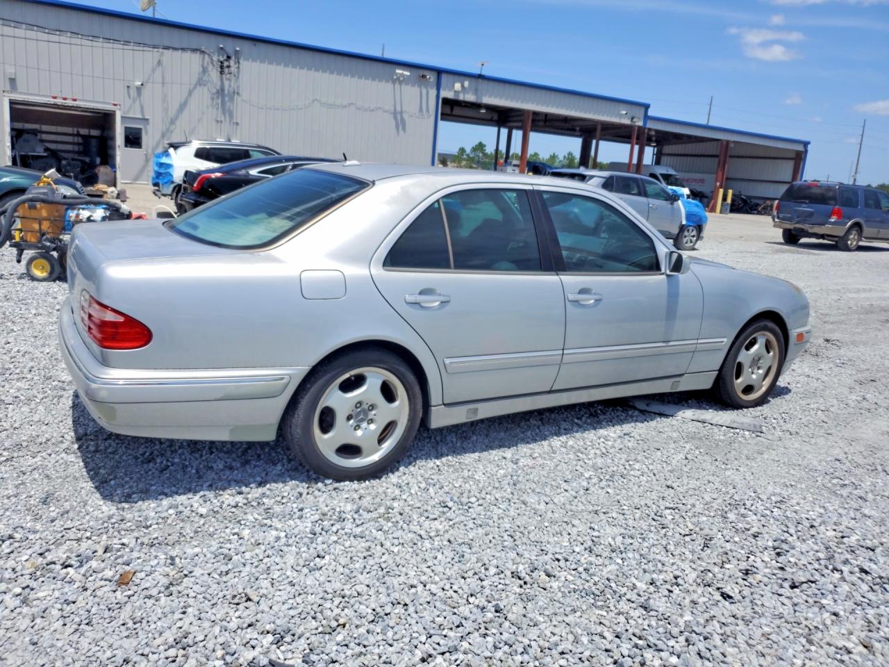 2000 Mercedes-benz E 320 Silver vin: WDBJF65J4YB083793