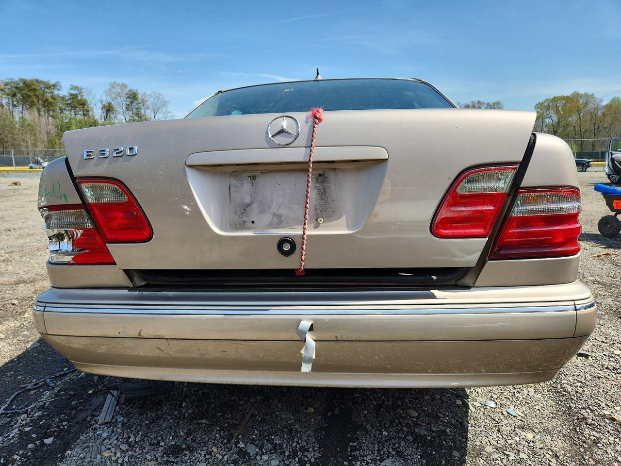 2000 Mercedes-benz E 320 Beige vin: WDBJF65J4YB123676