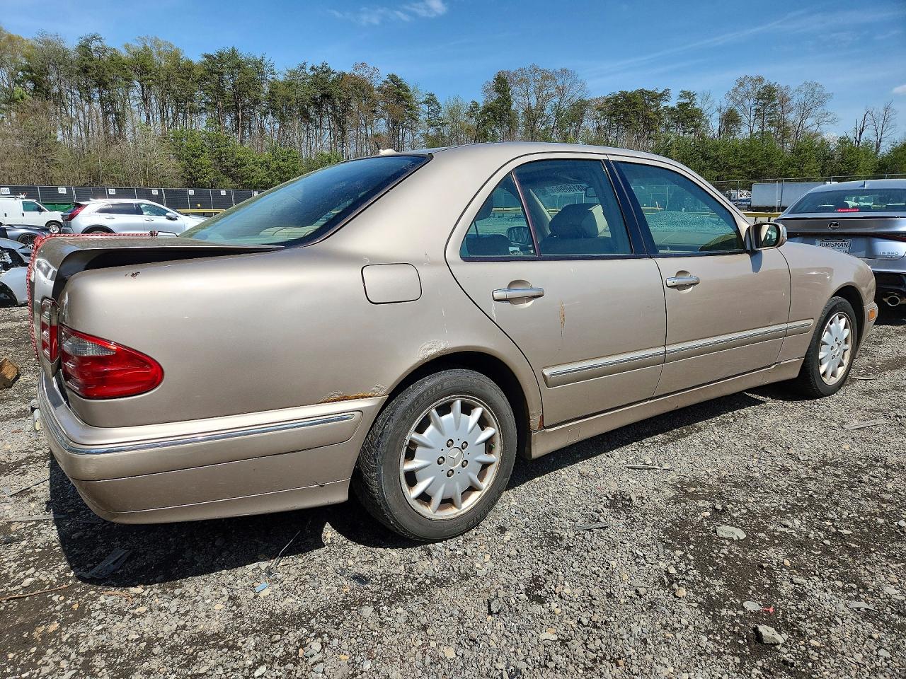 2000 Mercedes-benz E 320 Beige vin: WDBJF65J4YB123676