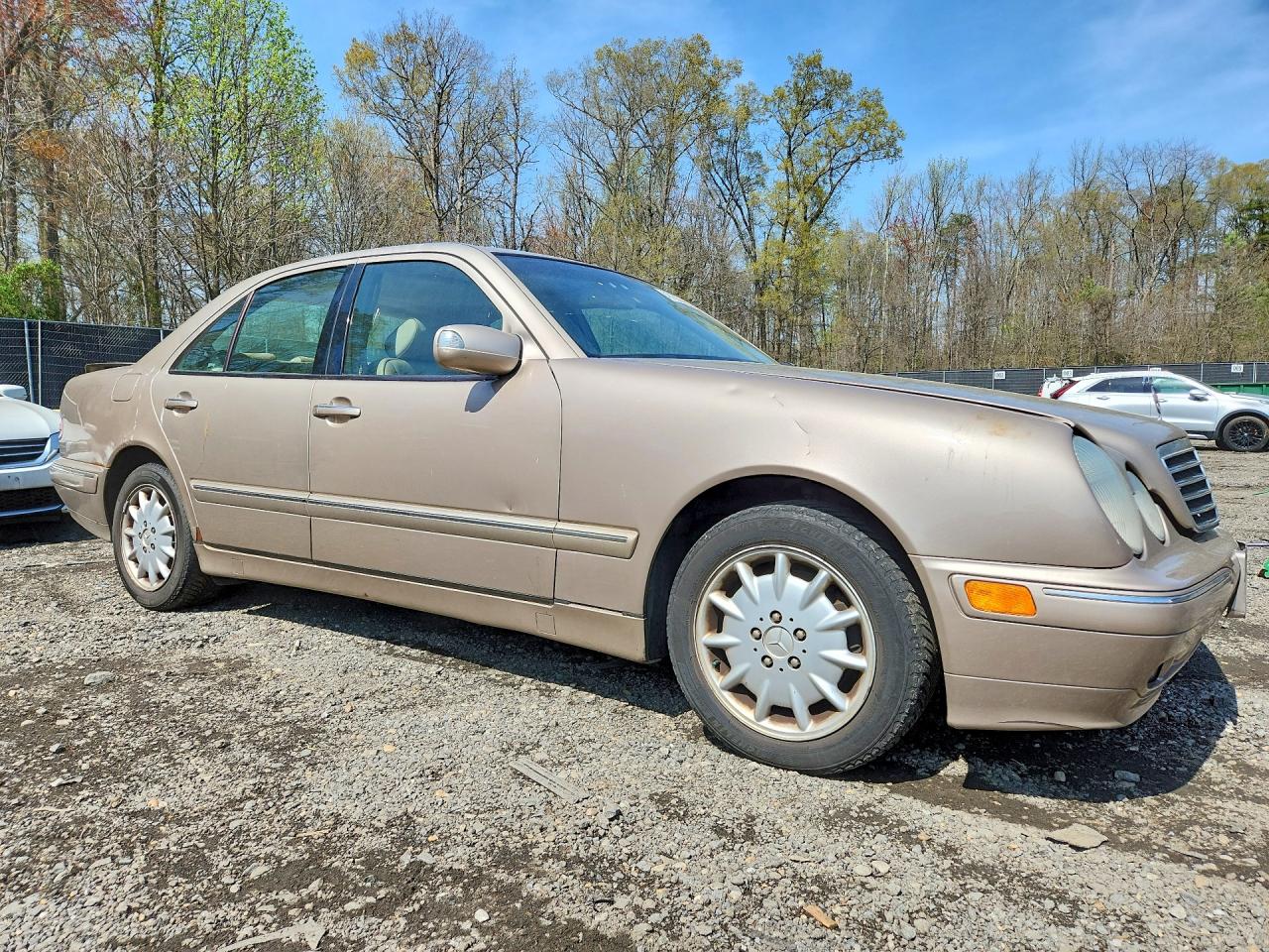2000 Mercedes-benz E 320 Beige vin: WDBJF65J4YB123676