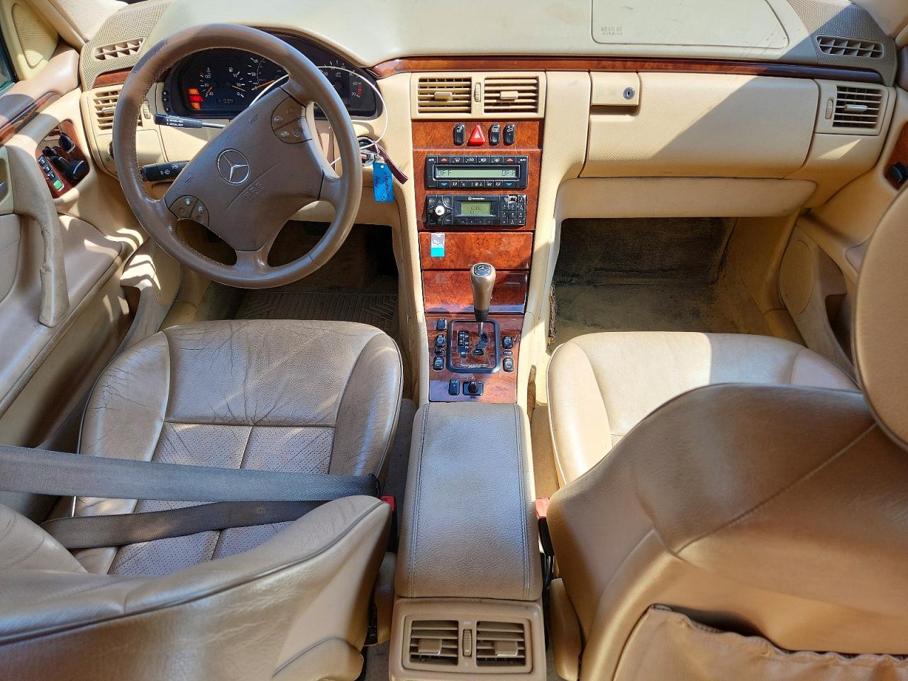 2000 Mercedes-benz E 320 Beige vin: WDBJF65J4YB123676