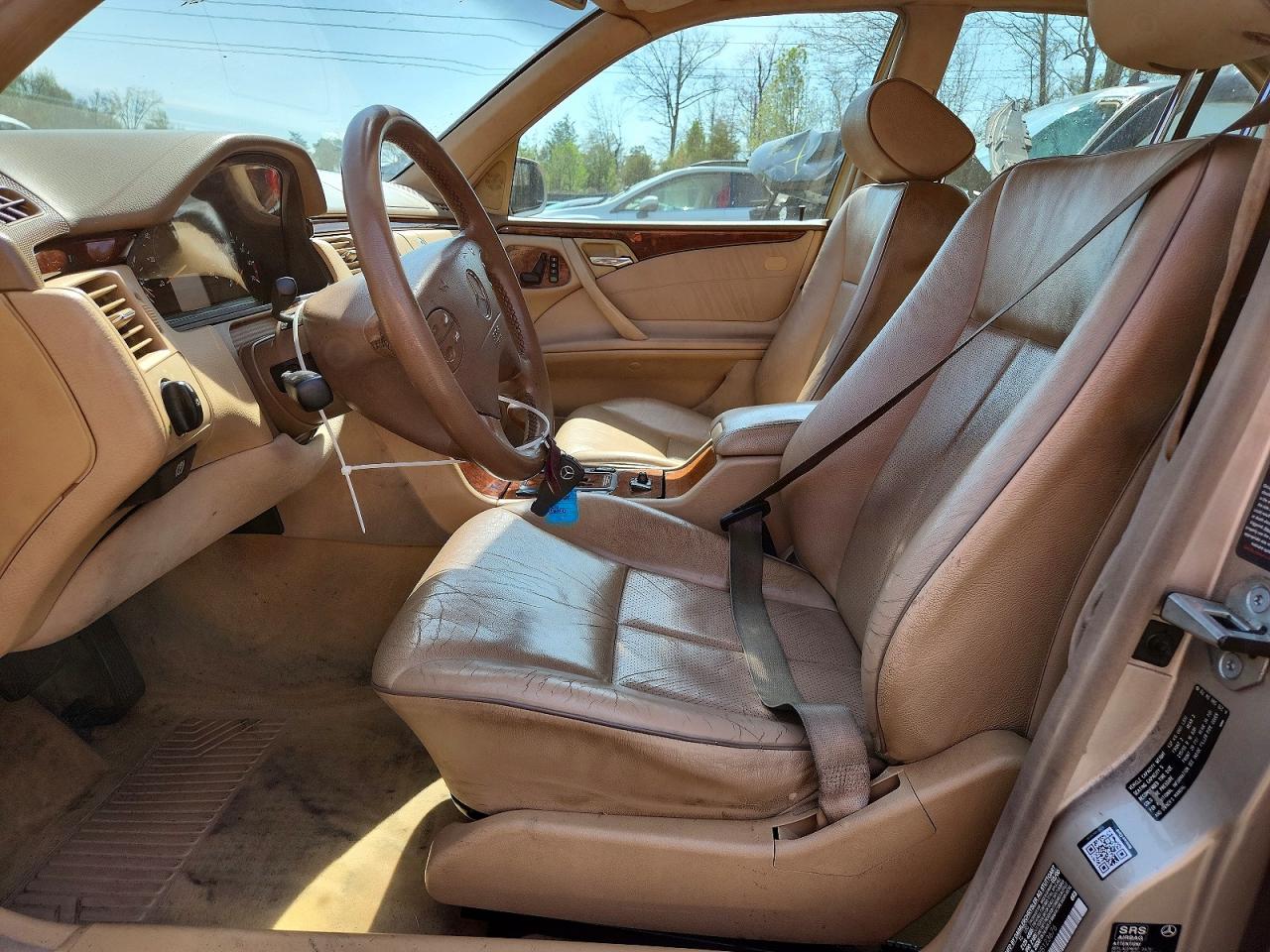 2000 Mercedes-benz E 320 Beige vin: WDBJF65J4YB123676
