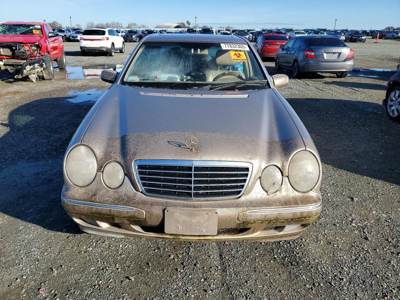 2002 Mercedes-benz E-class Cream vin: WDBJF65J52B427767