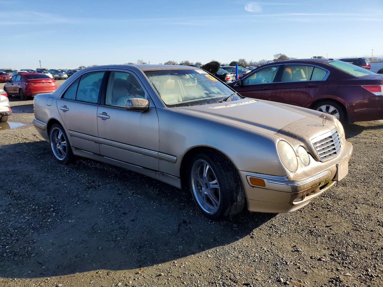 2002 Mercedes-benz E-class Cream vin: WDBJF65J52B427767