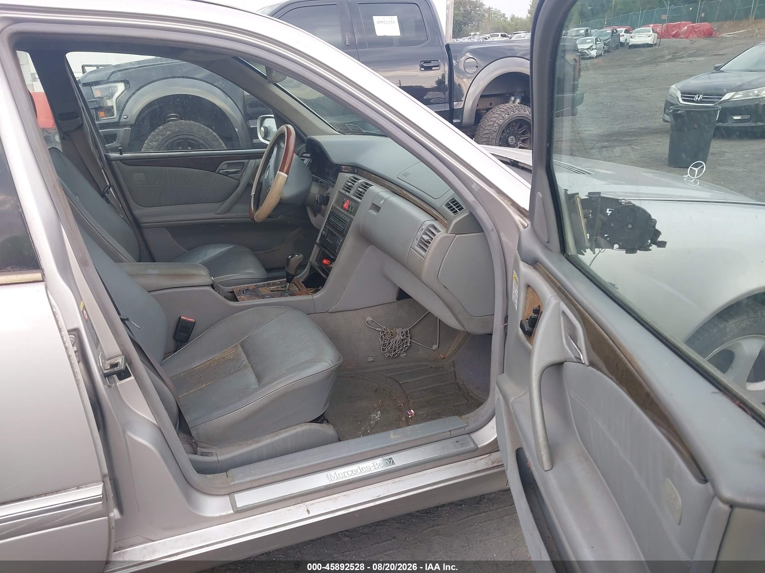 2002 Mercedes-benz E 320 Special Edition Silver vin: WDBJF65J52B486463