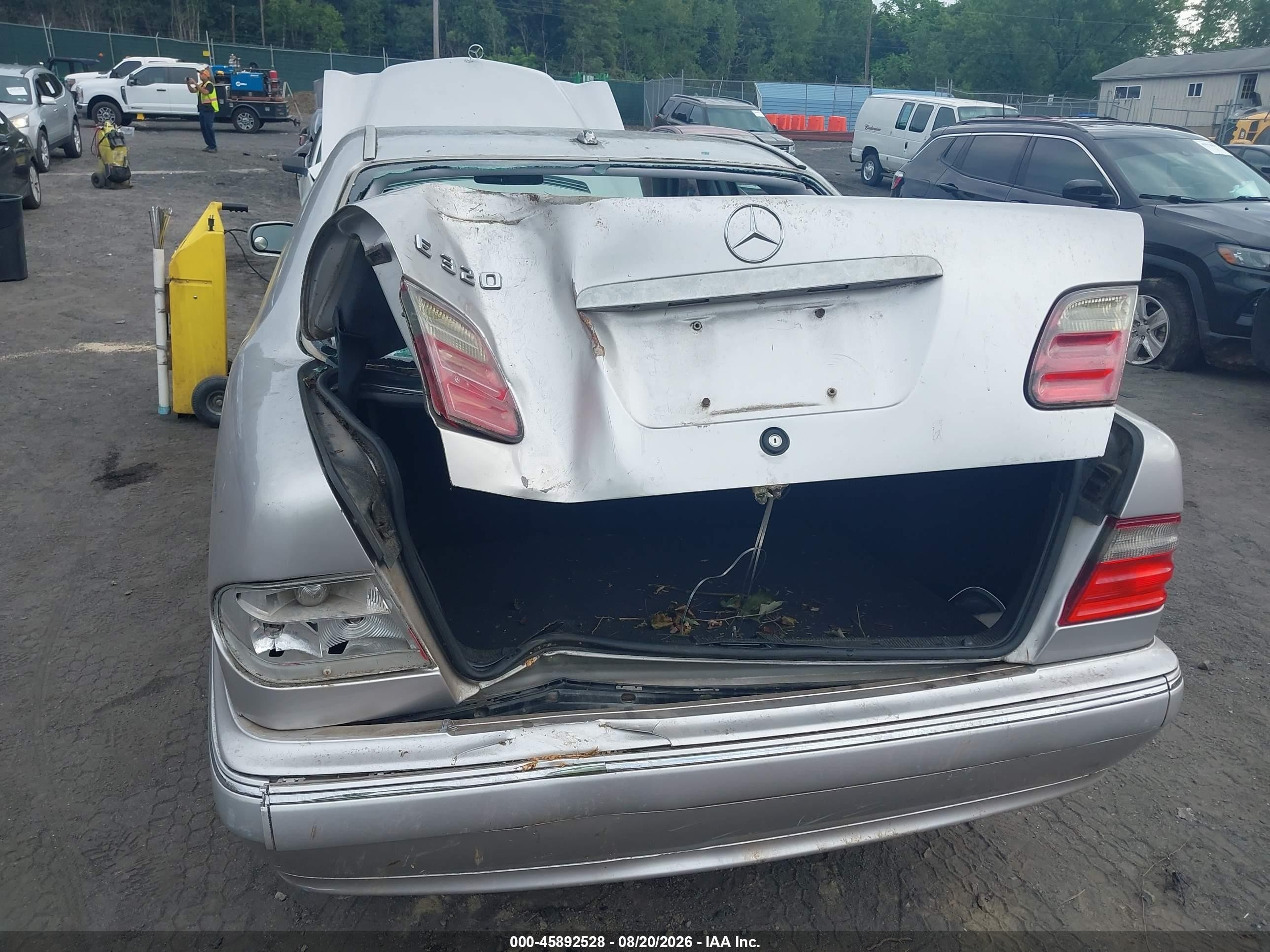 2002 Mercedes-benz E 320 Special Edition Silver vin: WDBJF65J52B486463