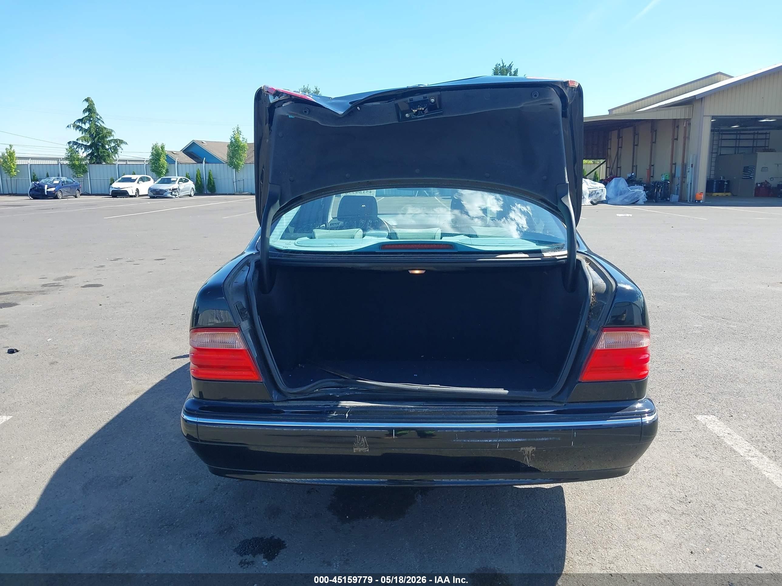 2002 Mercedes-benz E 320 Special Edition Black vin: WDBJF65J52B499259