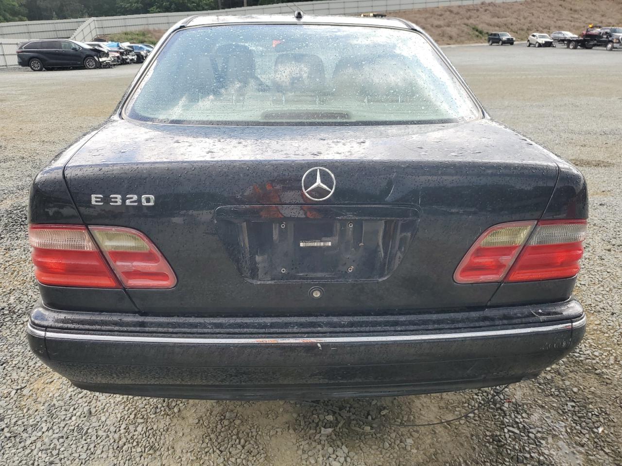 2000 Mercedes-benz E 320 Черный vin: WDBJF65J5YA974083