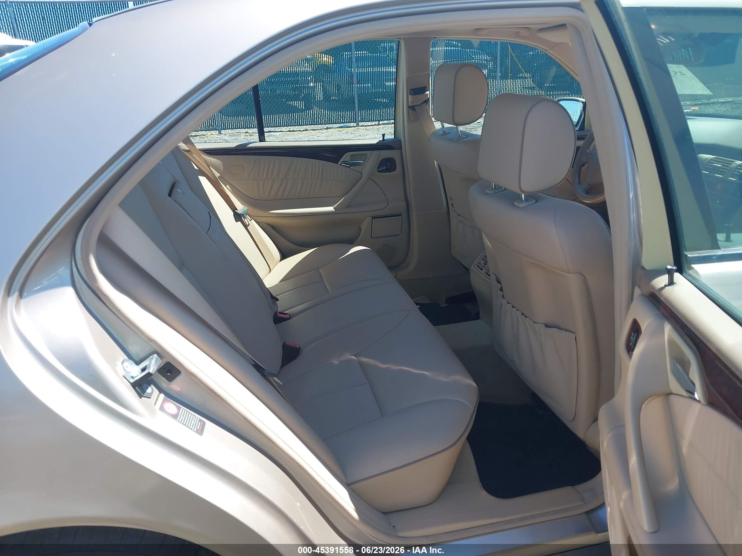 2000 Mercedes-benz E 320   Gold vin: WDBJF65J5YA978988