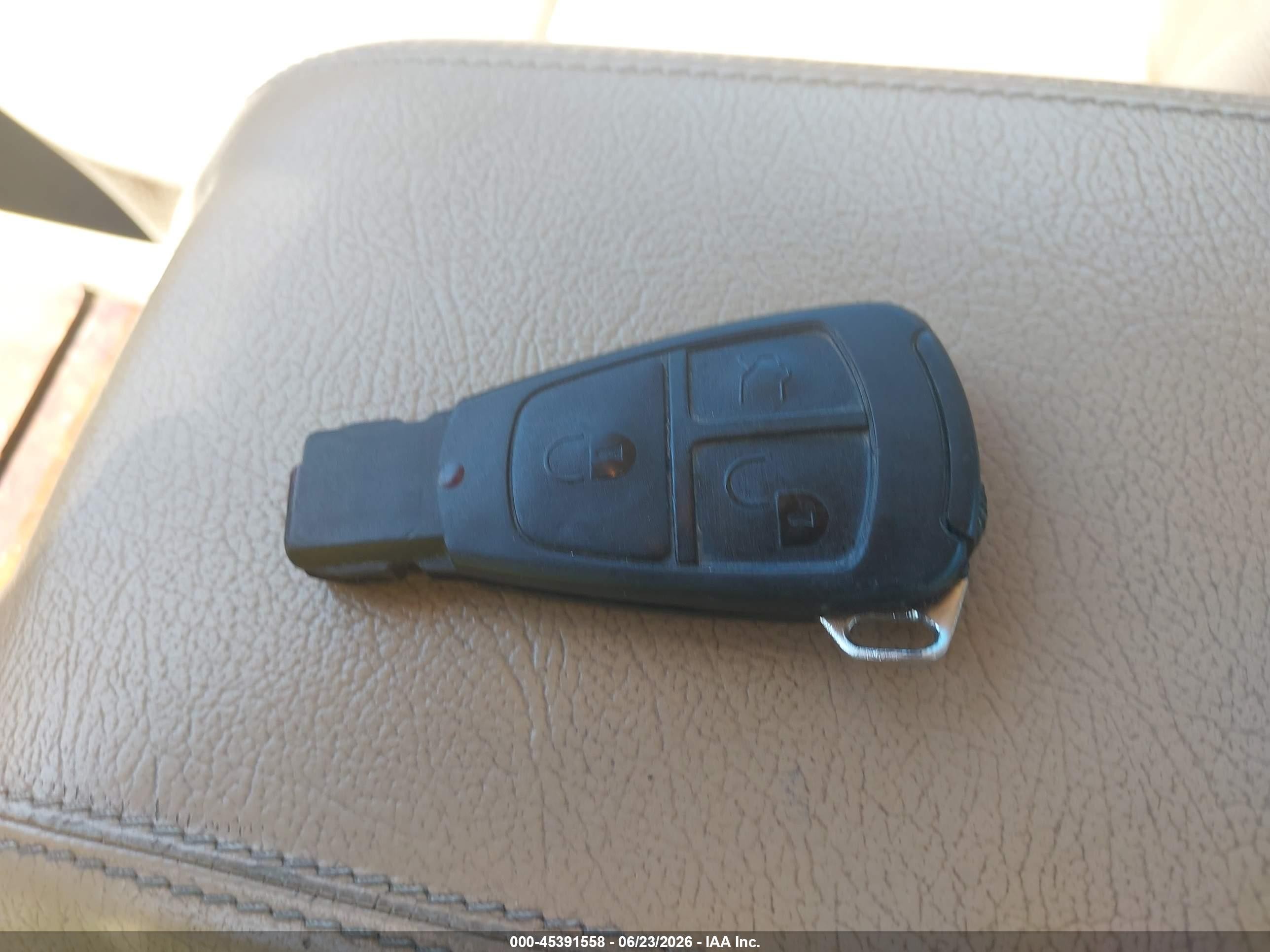 2000 Mercedes-benz E 320   Gold vin: WDBJF65J5YA978988