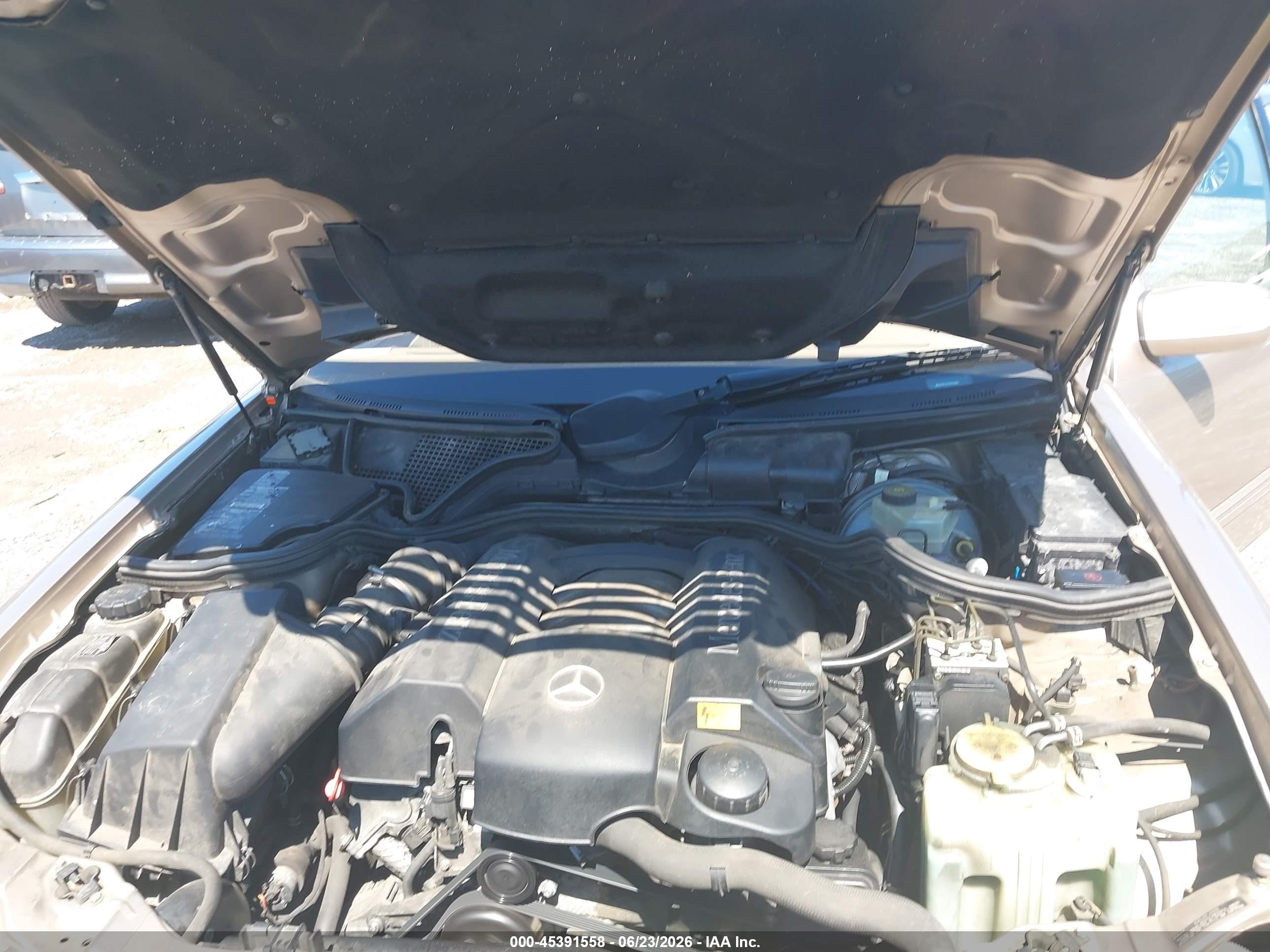 2000 Mercedes-benz E 320   Gold vin: WDBJF65J5YA978988