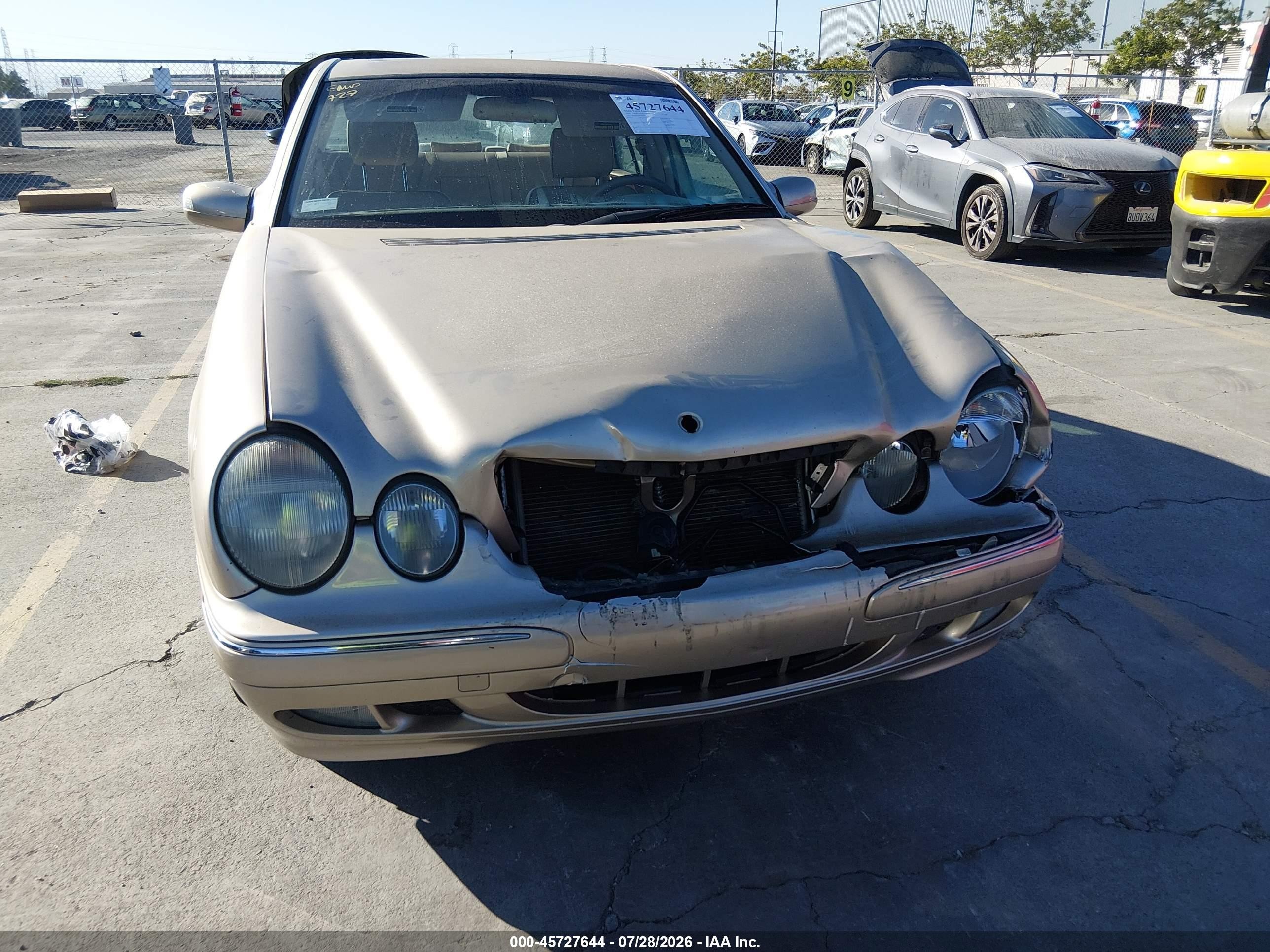 2000 Mercedes-benz E 320   Beige vin: WDBJF65J5YB089411