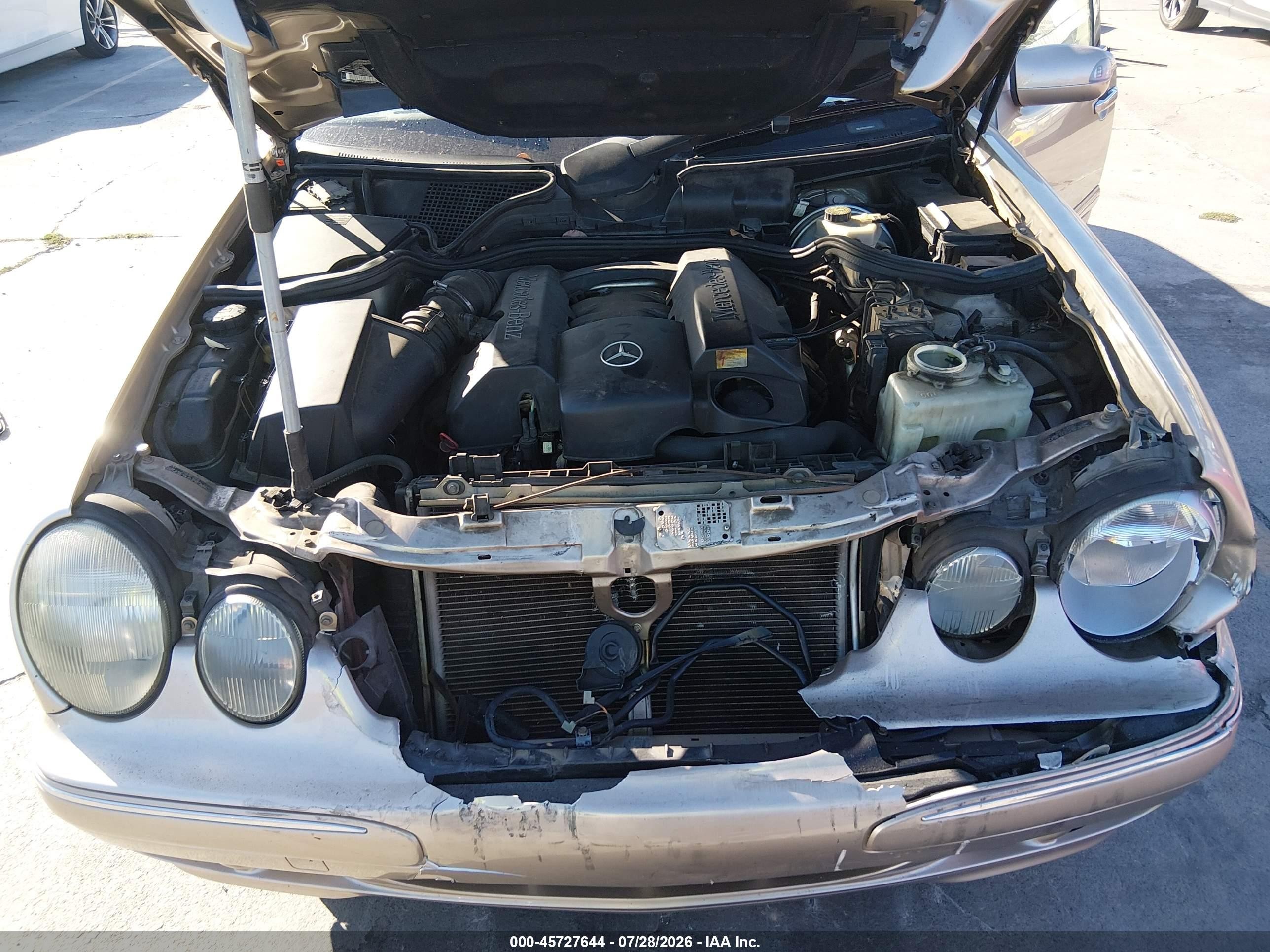 2000 Mercedes-benz E 320   Beige vin: WDBJF65J5YB089411