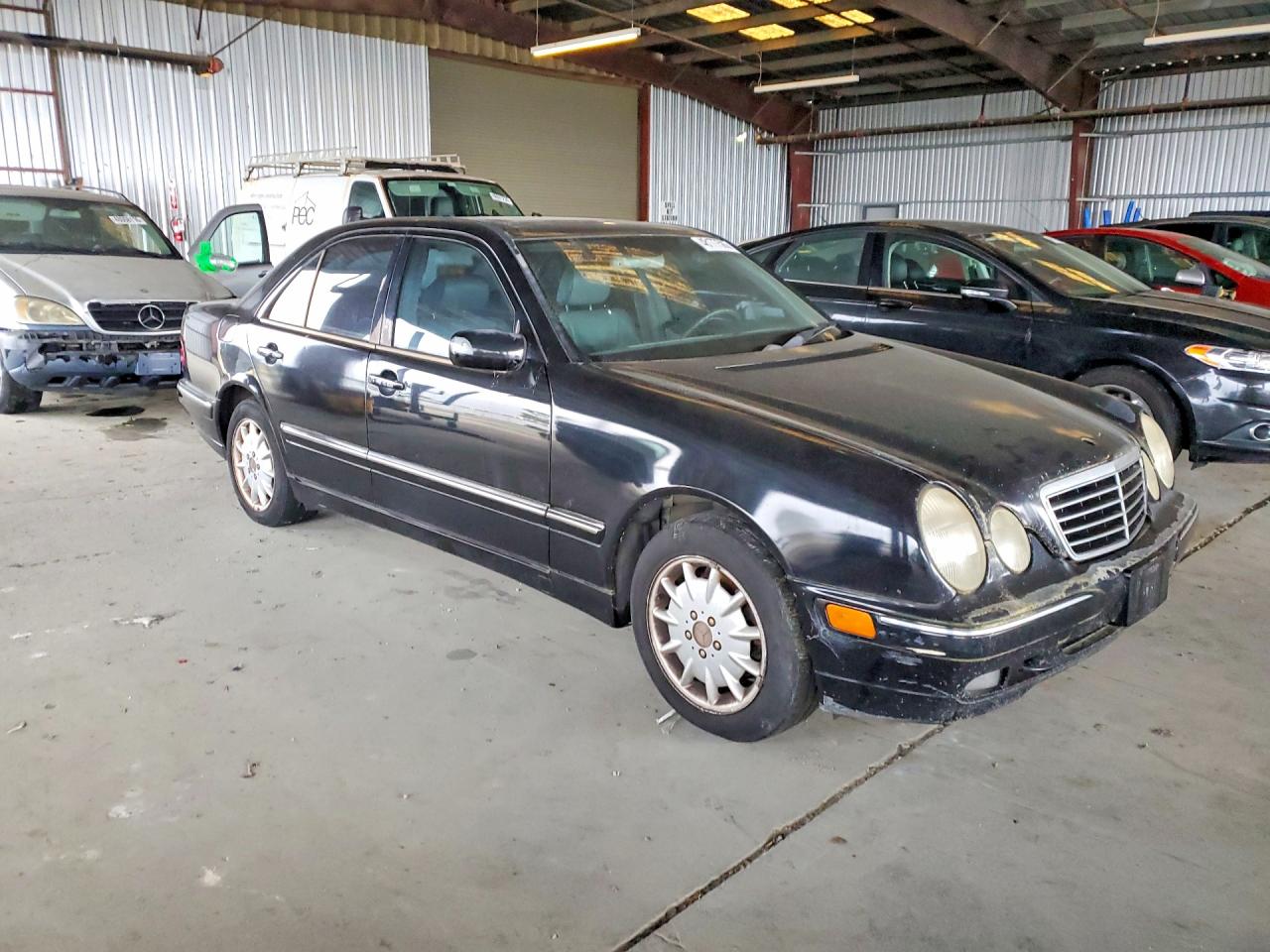 2000 Mercedes-benz E 320 Black vin: WDBJF65J5YB148487