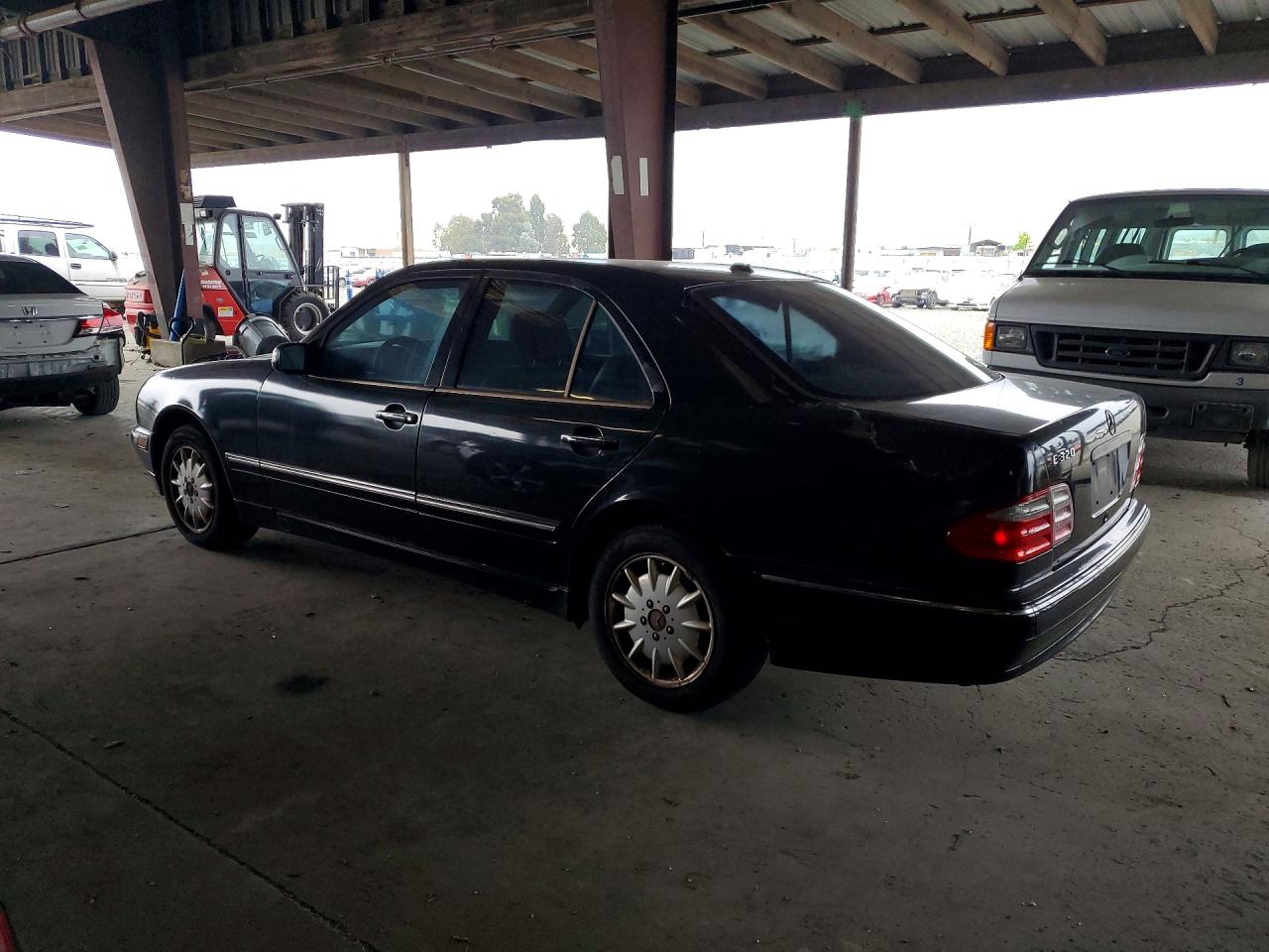 2000 Mercedes-benz E 320 Black vin: WDBJF65J5YB148487
