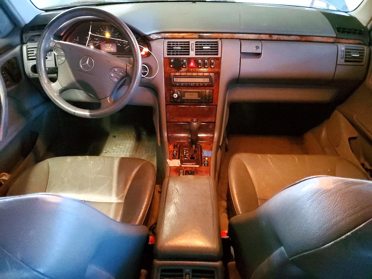 2000 Mercedes-benz E 320 Black vin: WDBJF65J5YB148487