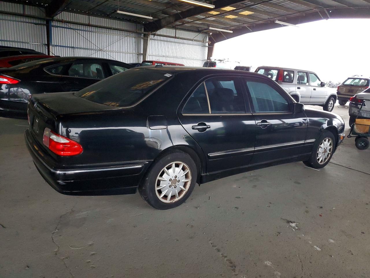 2000 Mercedes-benz E 320 Black vin: WDBJF65J5YB148487