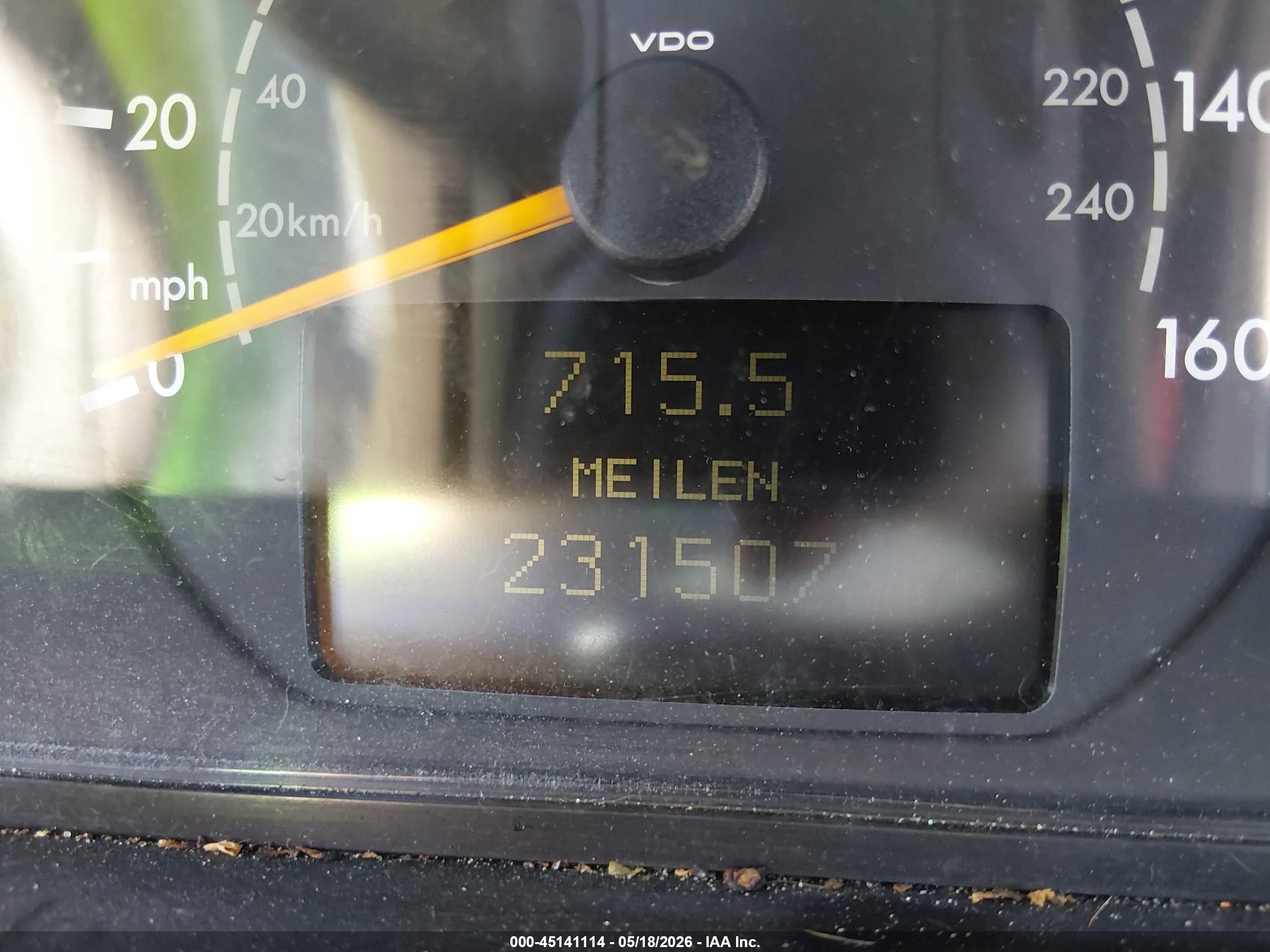 2001 Mercedes-benz E 320   Black vin: WDBJF65J61B266778