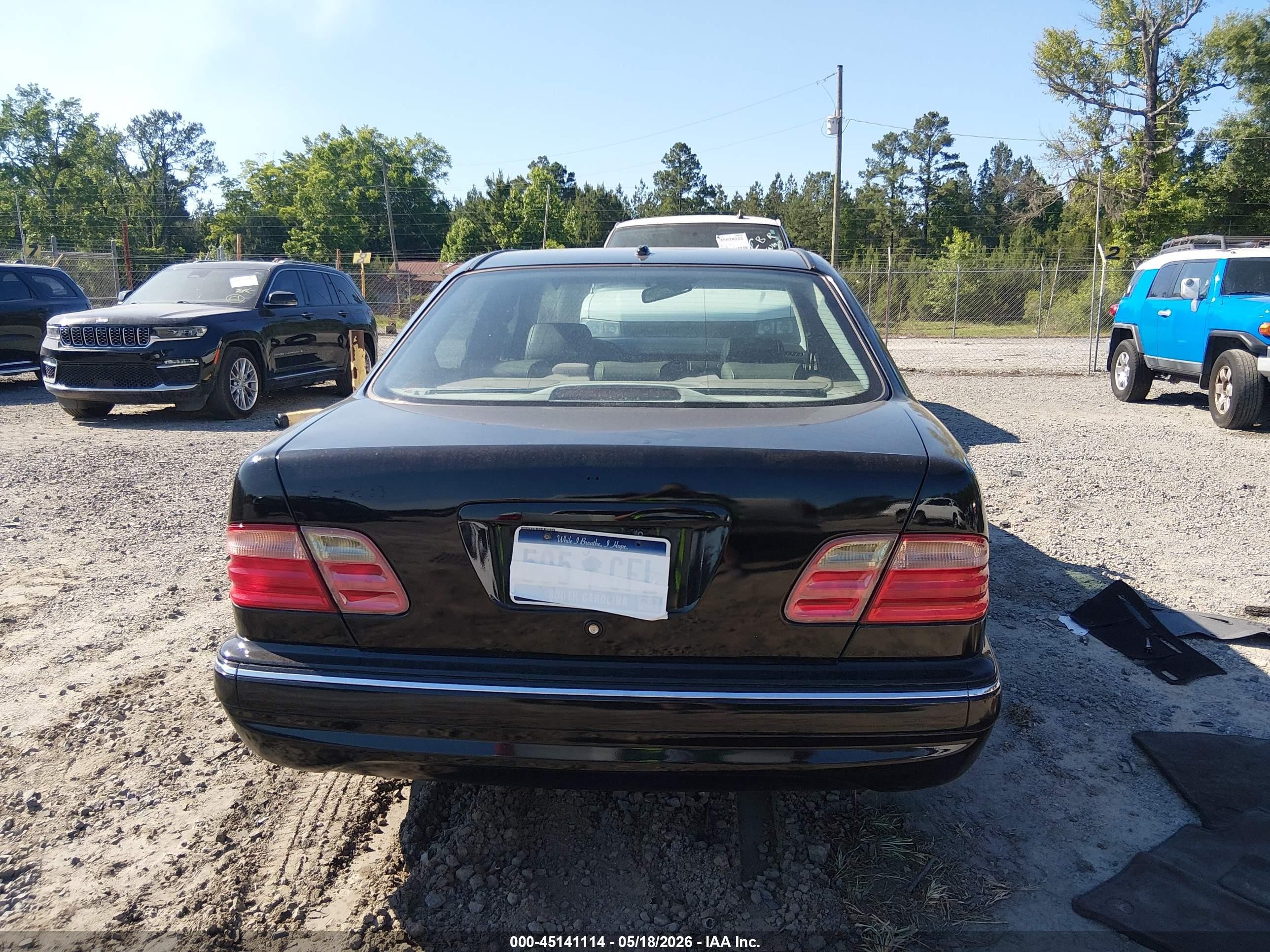 2001 Mercedes-benz E 320   Black vin: WDBJF65J61B266778