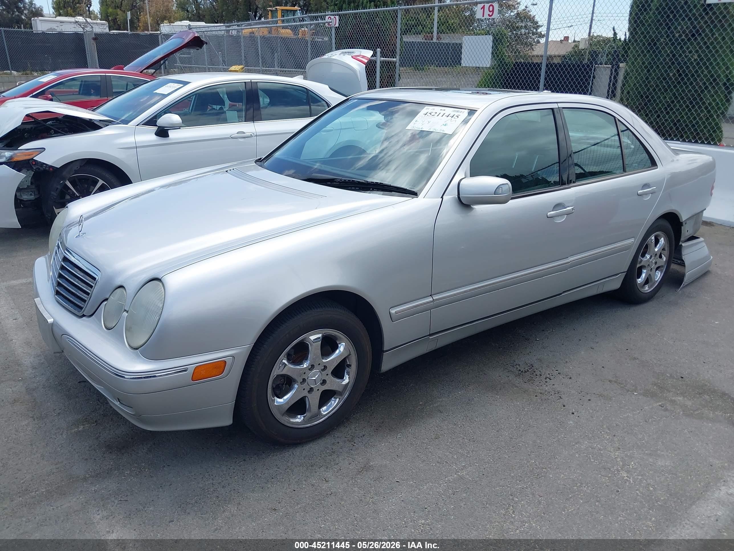 2002 Mercedes-benz E 320 Special Edition Серебряный vin: WDBJF65J62B424361