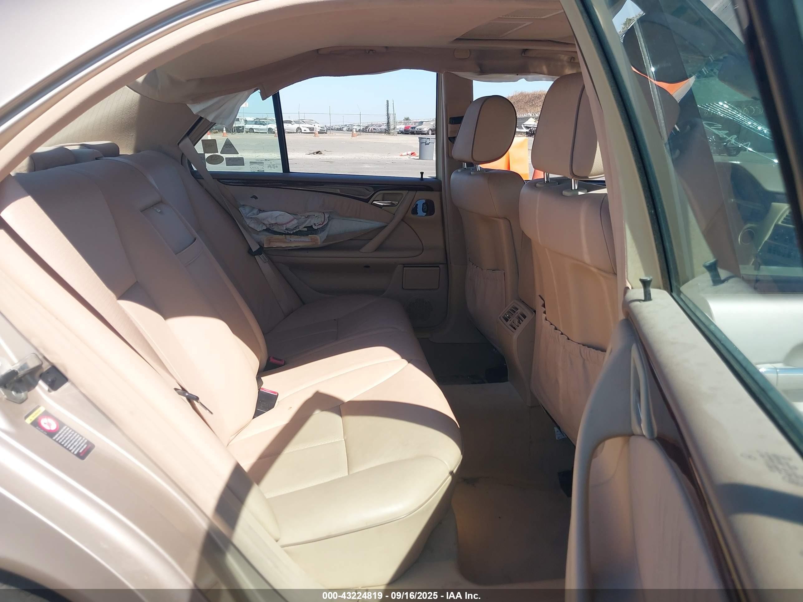 2000 Mercedes-benz E 320   Gold vin: WDBJF65J6YB065828