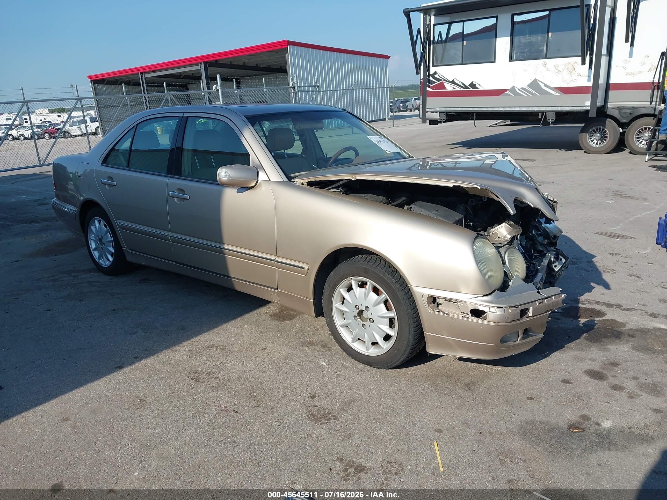 2000 Mercedes-benz E 320   Желто-коричневый vin: WDBJF65J6YB079017