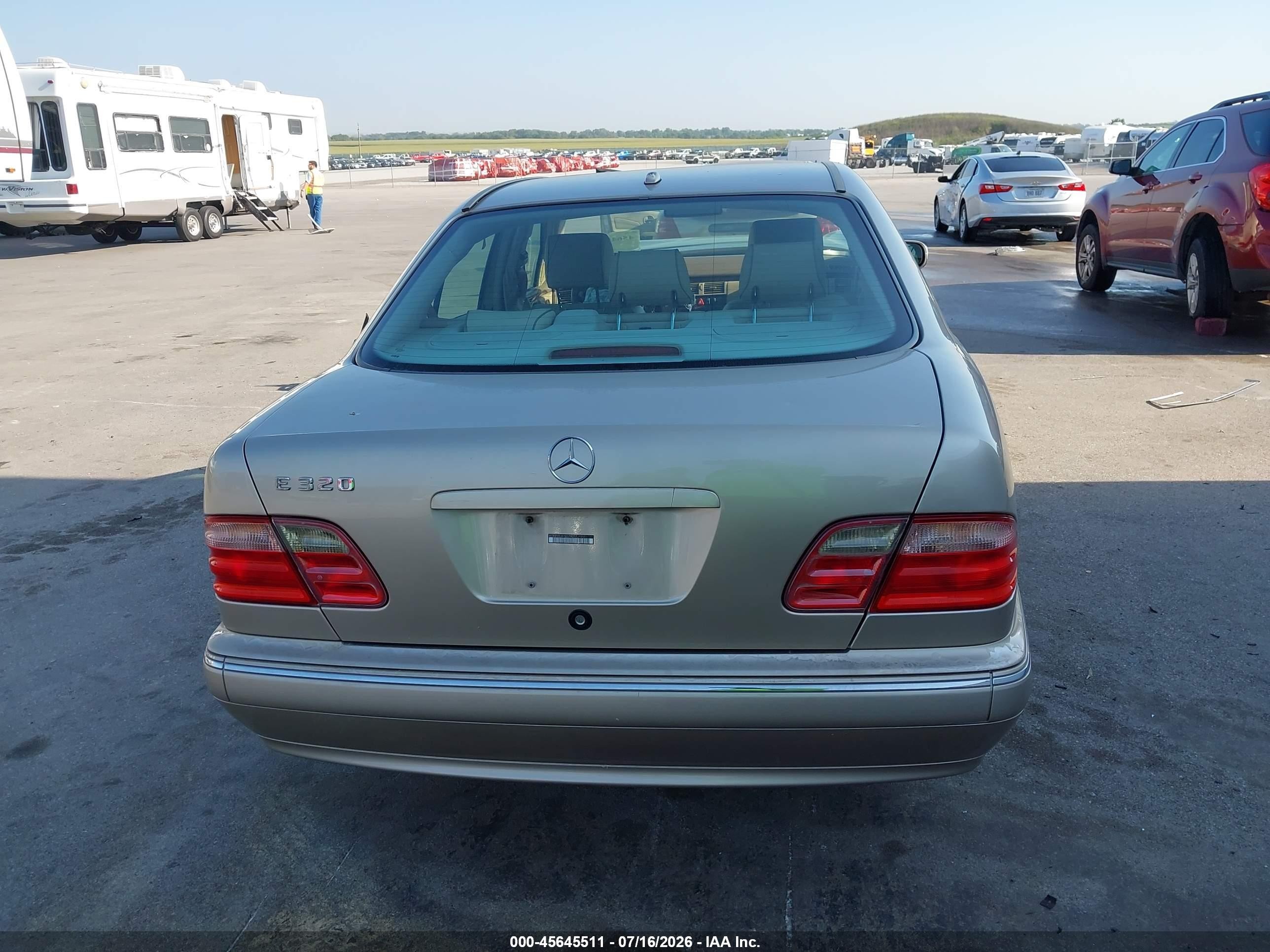 2000 Mercedes-benz E 320   Tan vin: WDBJF65J6YB079017