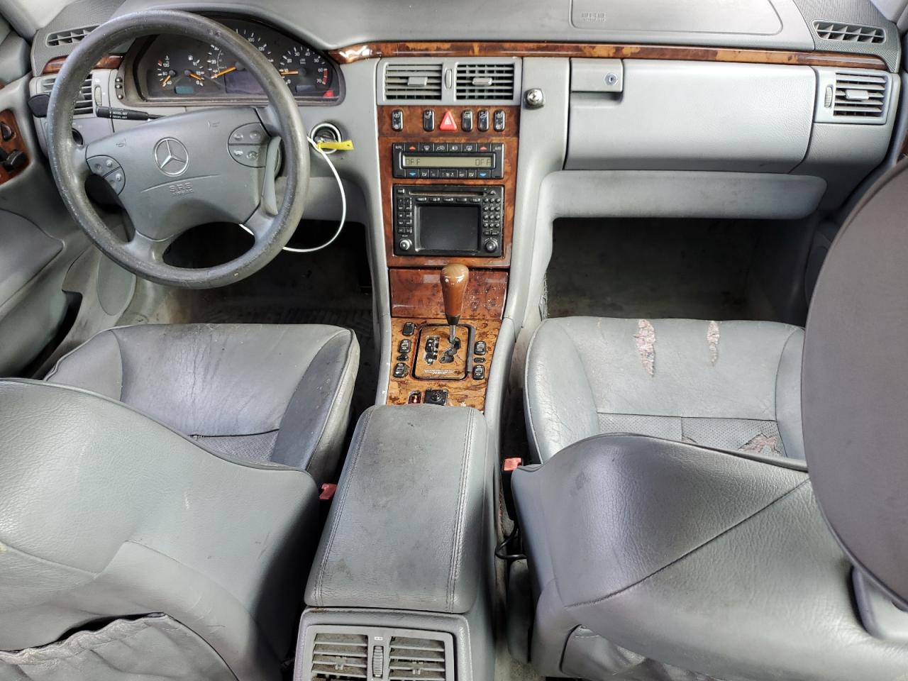 2000 Mercedes-benz E 320 Silver vin: WDBJF65J6YB098733