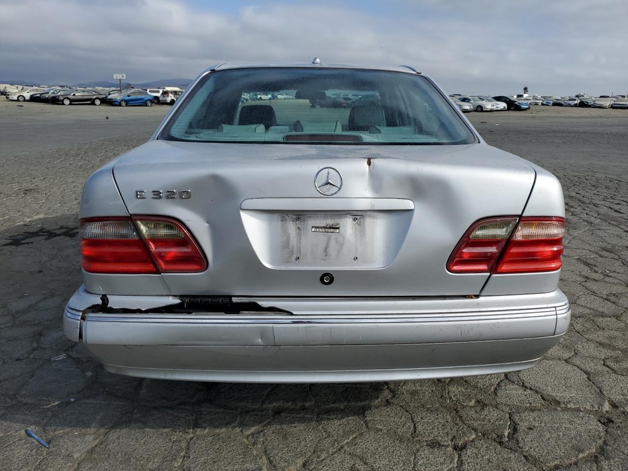 2000 Mercedes-benz E 320 Silver vin: WDBJF65J6YB098733