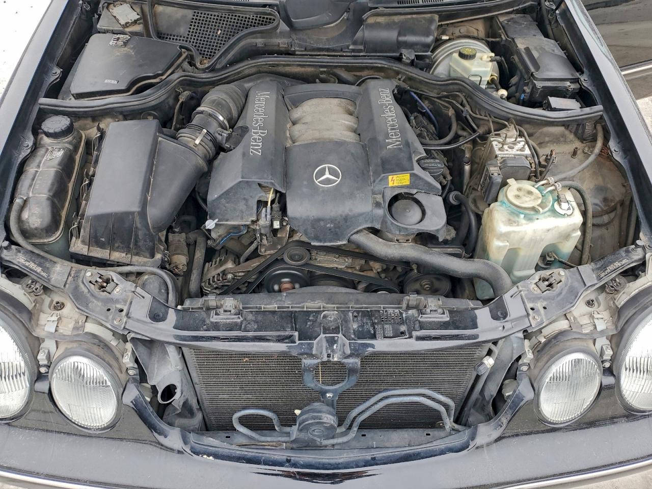 2000 Mercedes-benz E 320 Black vin: WDBJF65J6YB142049
