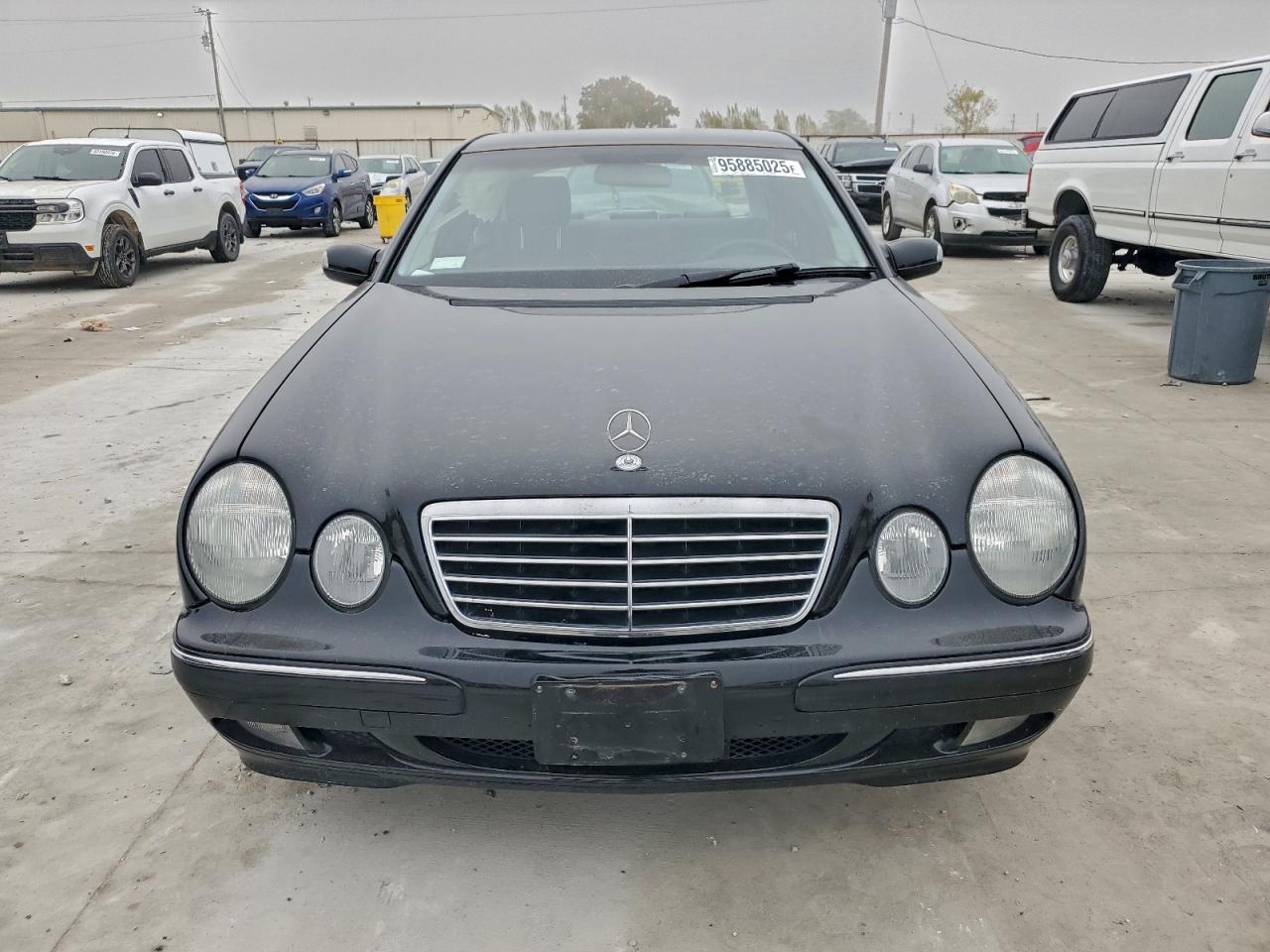 2000 Mercedes-benz E 320 Black vin: WDBJF65J6YB142049