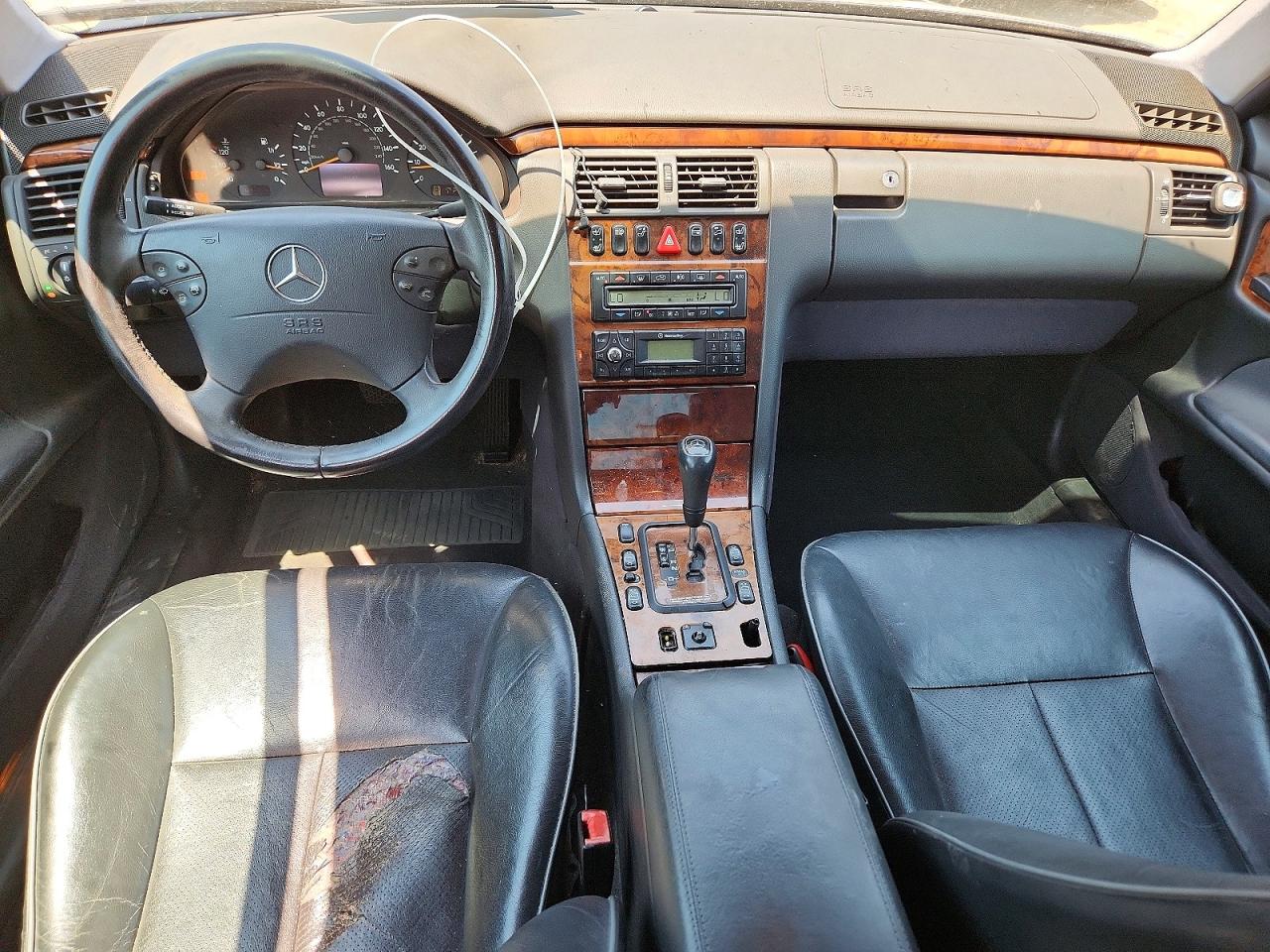 2000 Mercedes-benz E 320 Black vin: WDBJF65J6YB144514