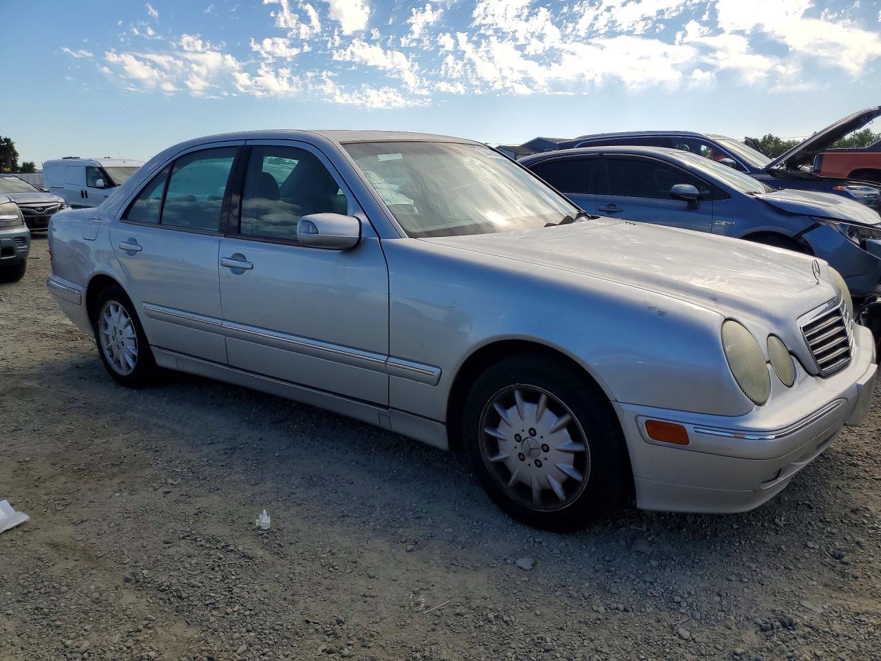 2001 Mercedes-benz E 320 Silver vin: WDBJF65J71B172327